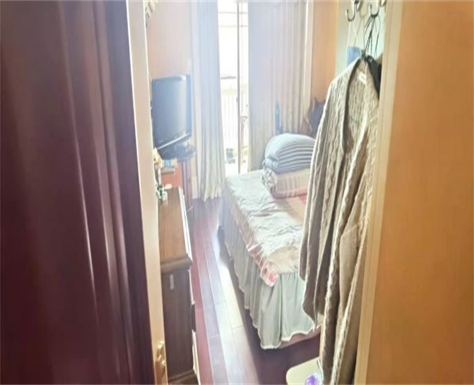 王府大厦 4室1厅1卫 200m&sup2;