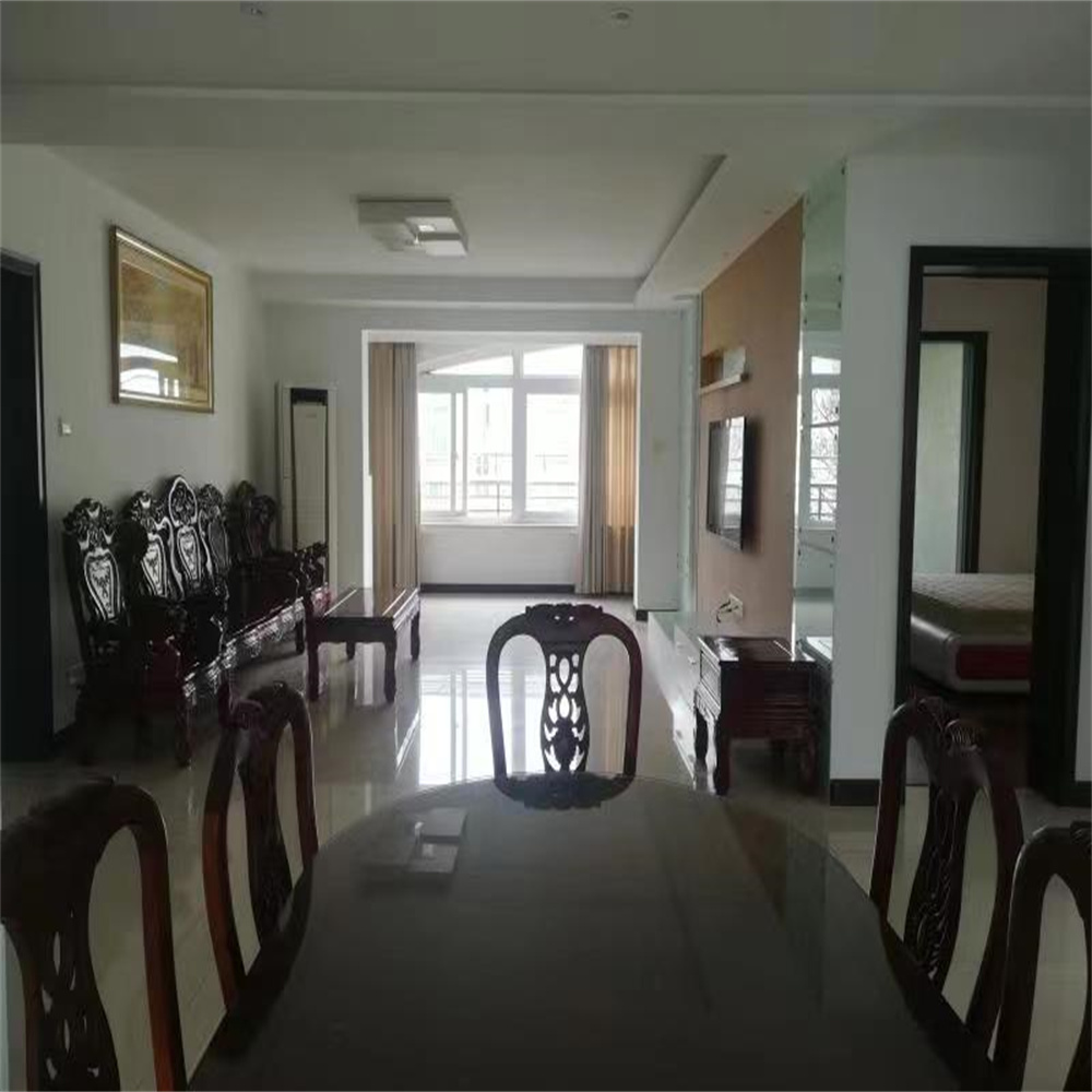 春晖花园 3室2厅1卫 140m&sup2;