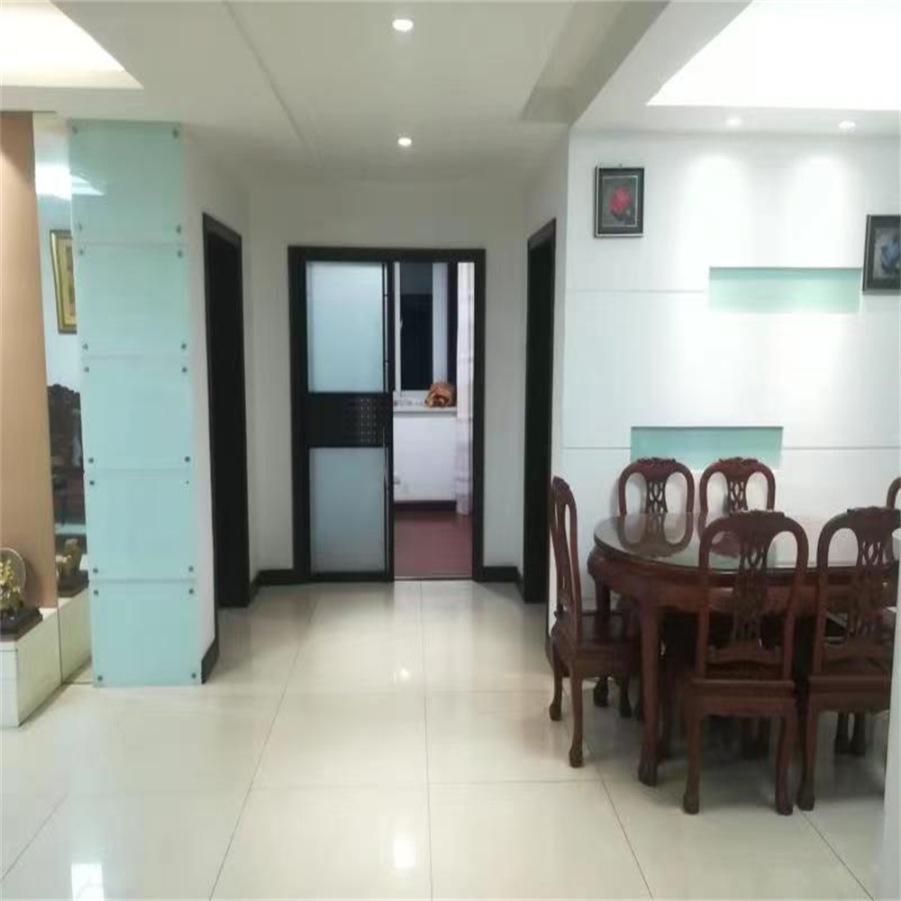 春晖花园 3室2厅1卫 140m&sup2;