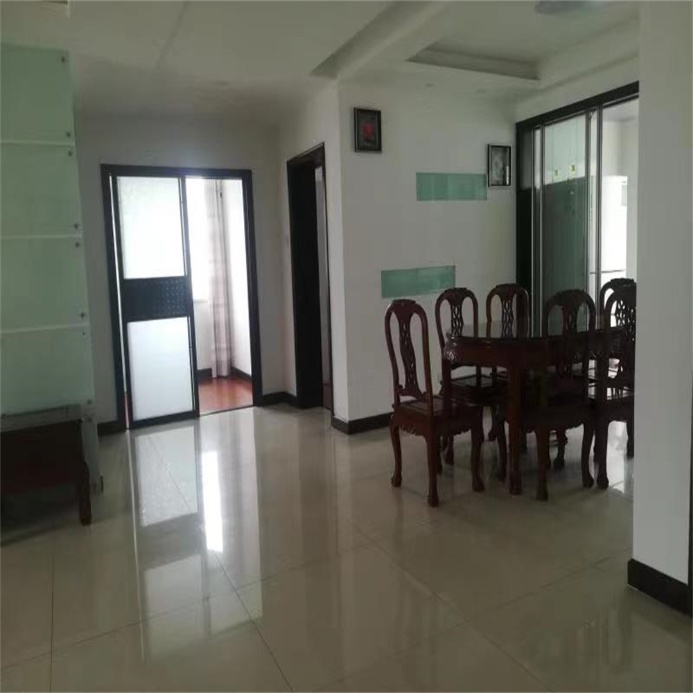 春晖花园 3室2厅1卫 140m&sup2;