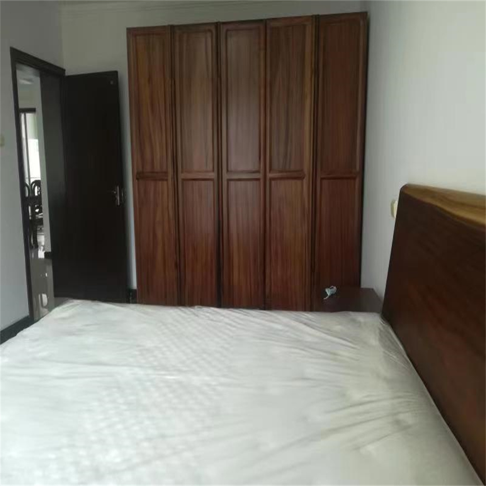 春晖花园 3室2厅1卫 140m&sup2;