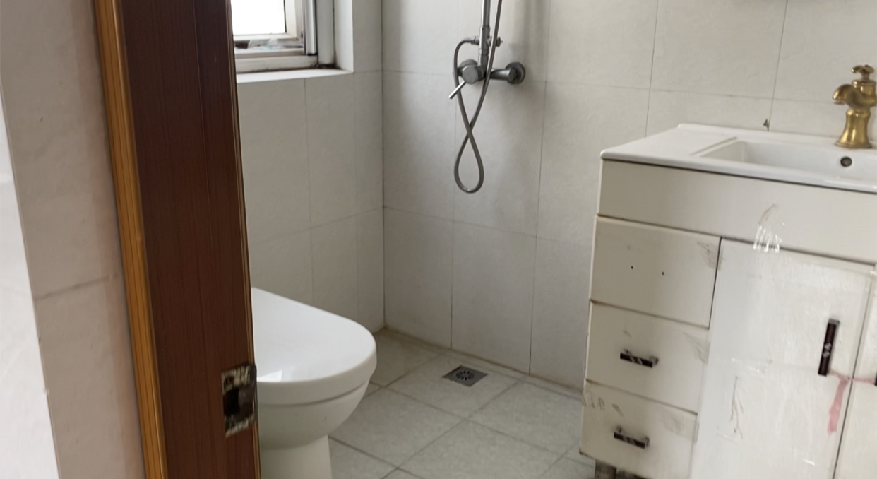 易家桥新村 2室1厅1卫 76m&sup2;