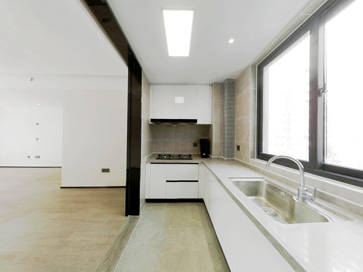 万科翡翠东第 3室2厅2卫 130.18m&sup2;