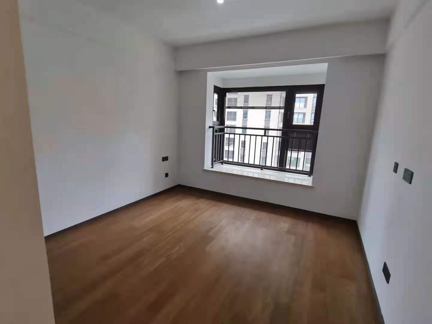 春风南岸东园 3室2厅2卫 123m&sup2;