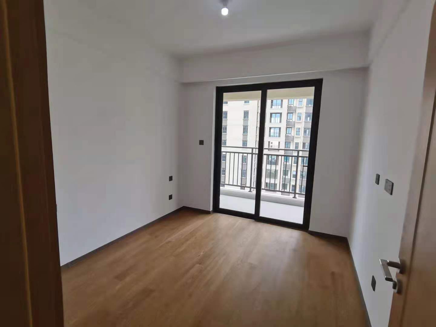 春风南岸东园 3室2厅2卫 123m&sup2;