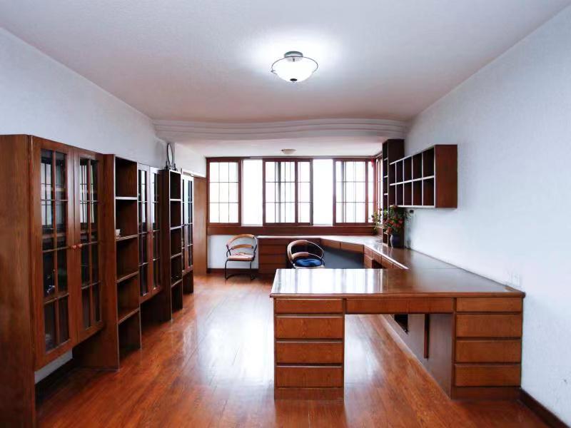 学田苑 2室2厅2卫 140m&sup2;