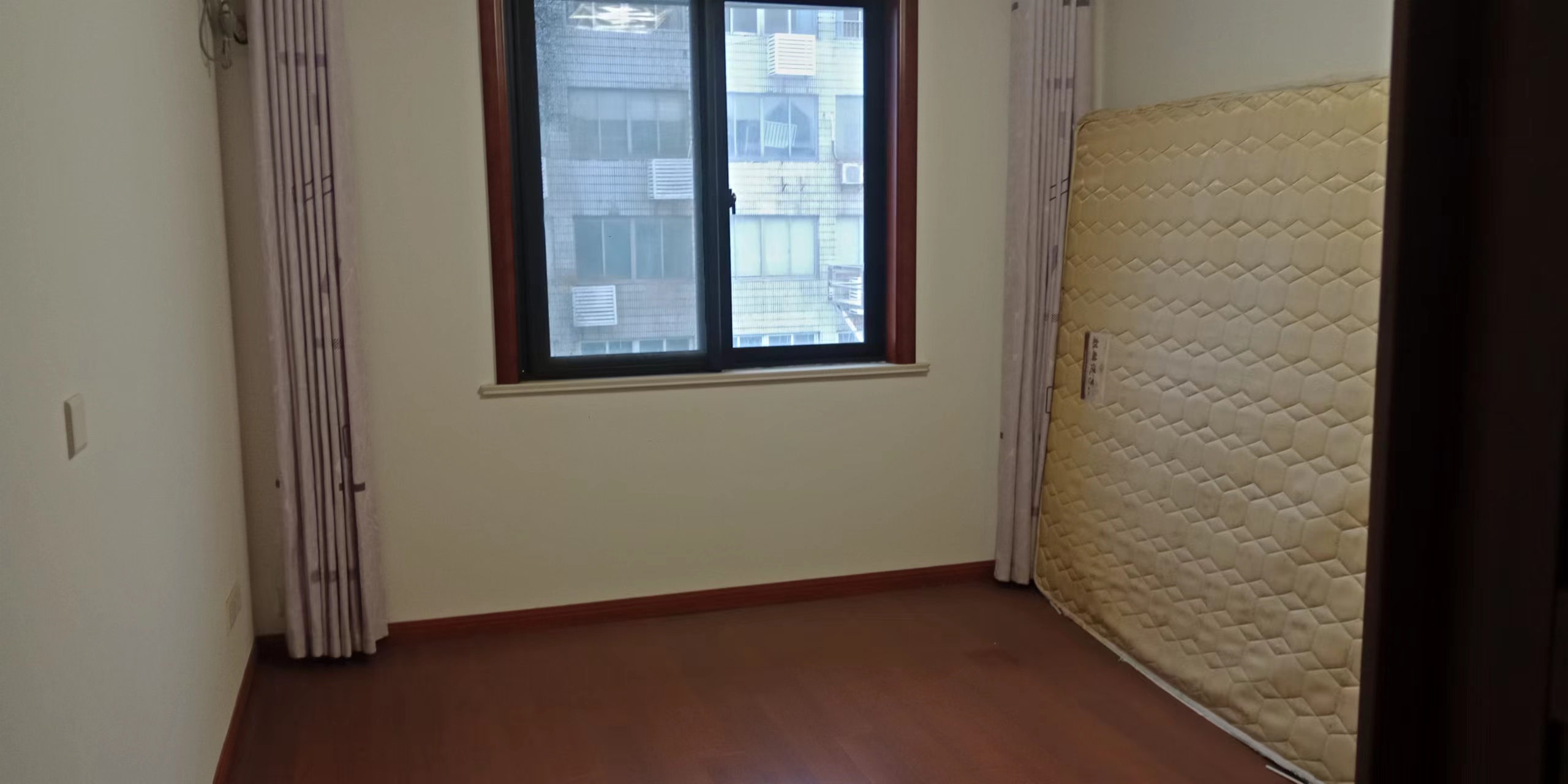 华威园 3室1厅1卫 88m&sup2;