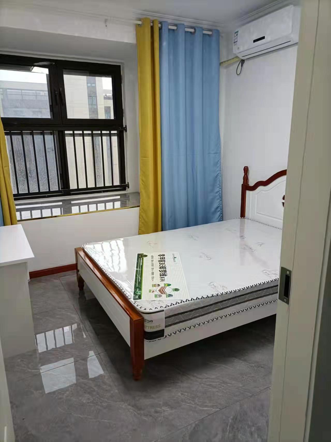 绿地新里城 3室2厅1卫 91m&sup2;