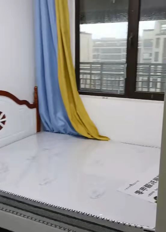 绿地新里城 3室2厅1卫 91m&sup2;