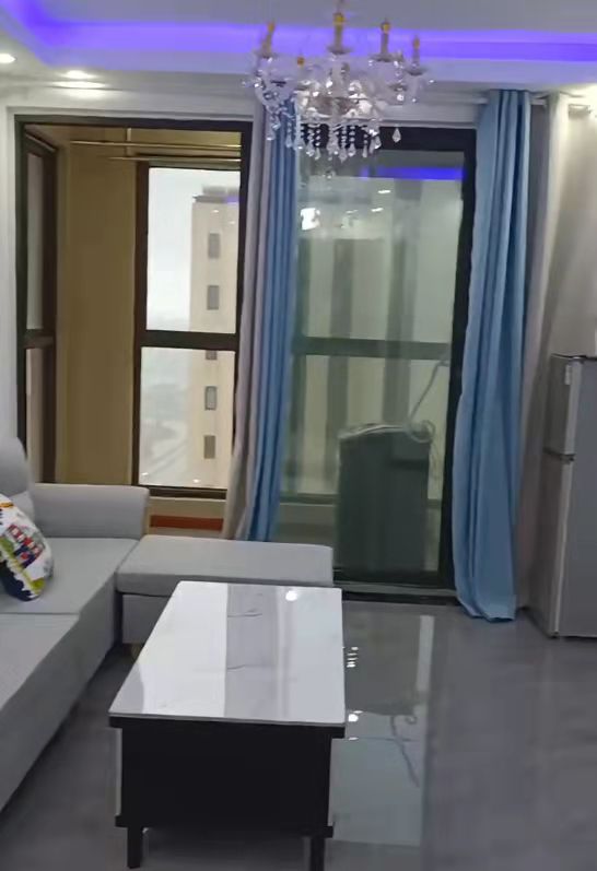 绿地新里城 3室2厅1卫 91m&sup2;