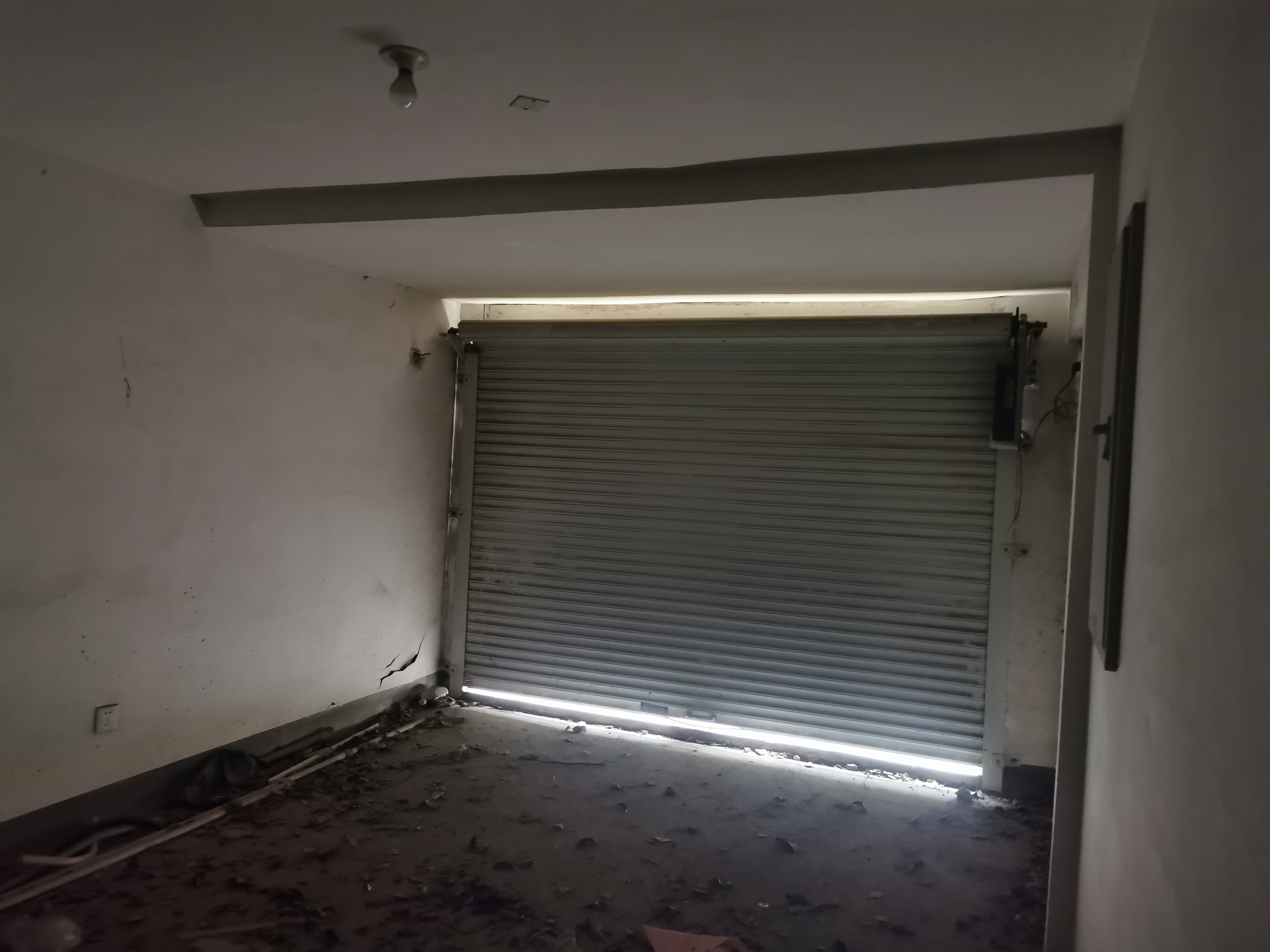 金河名人世家 4室2厅2卫 270.00m&sup2;