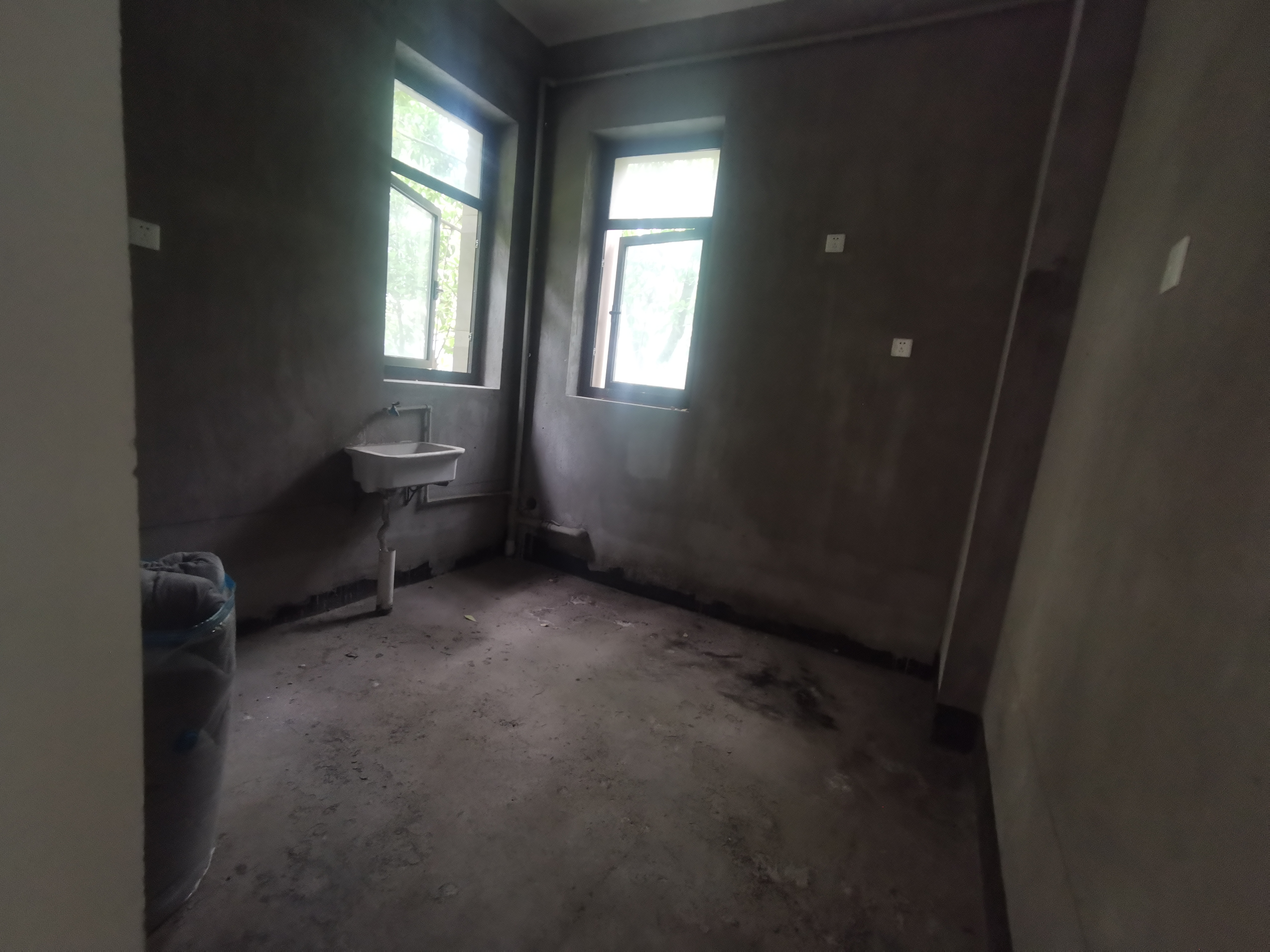 金河名人世家 4室2厅2卫 270.00m&sup2;