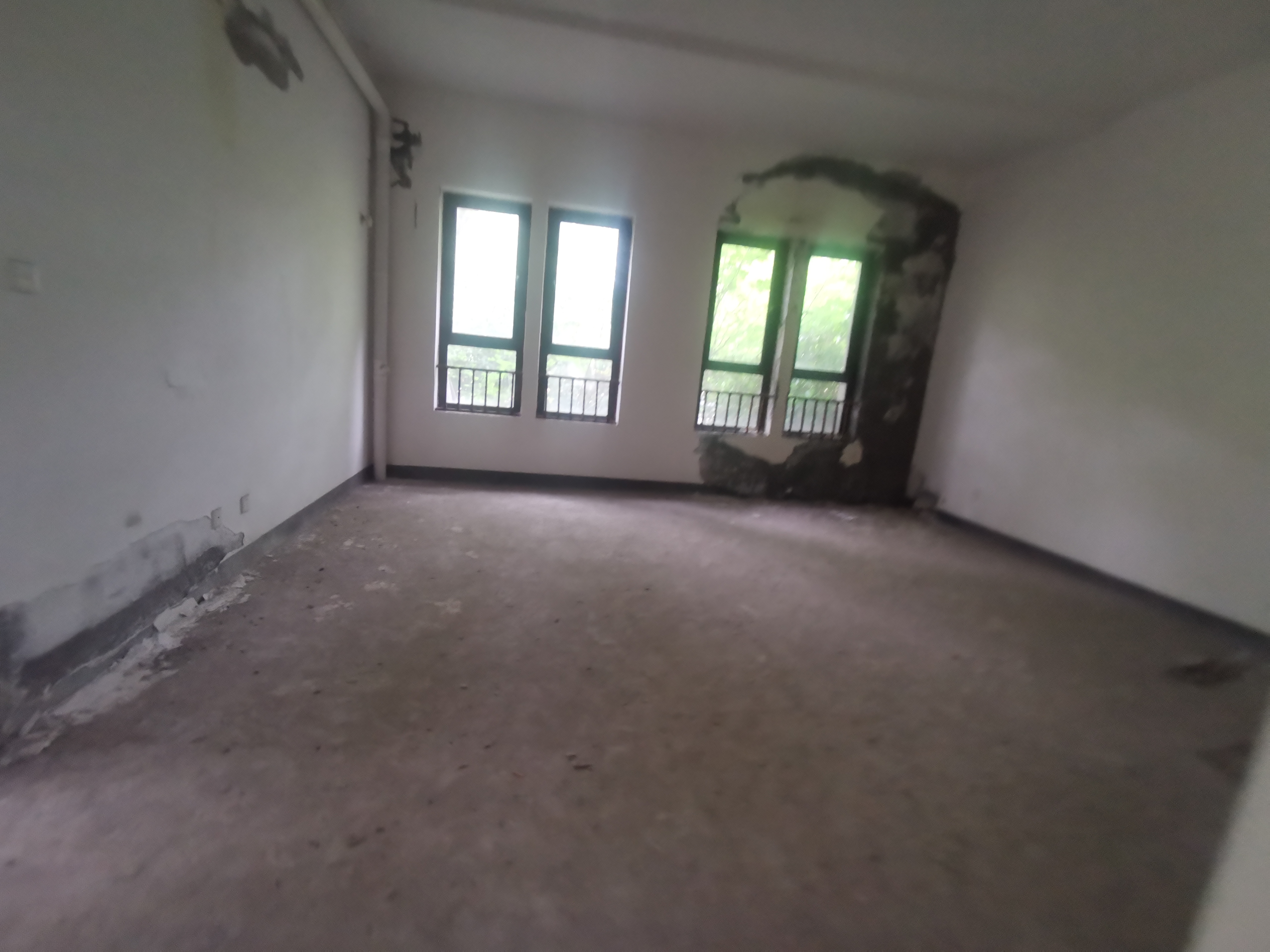 金河名人世家 4室2厅2卫 270.00m&sup2;