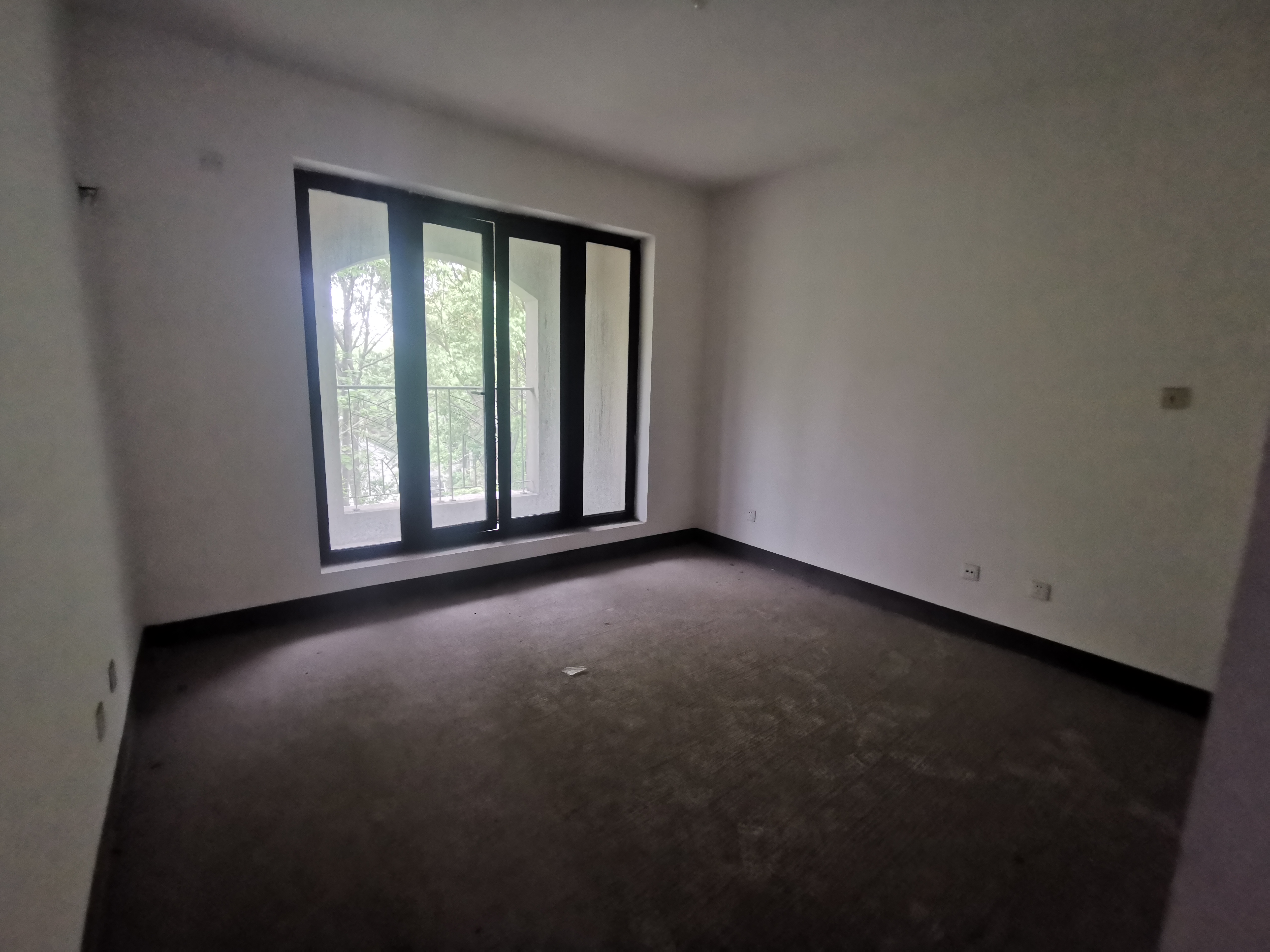 金河名人世家 4室2厅2卫 270.00m&sup2;