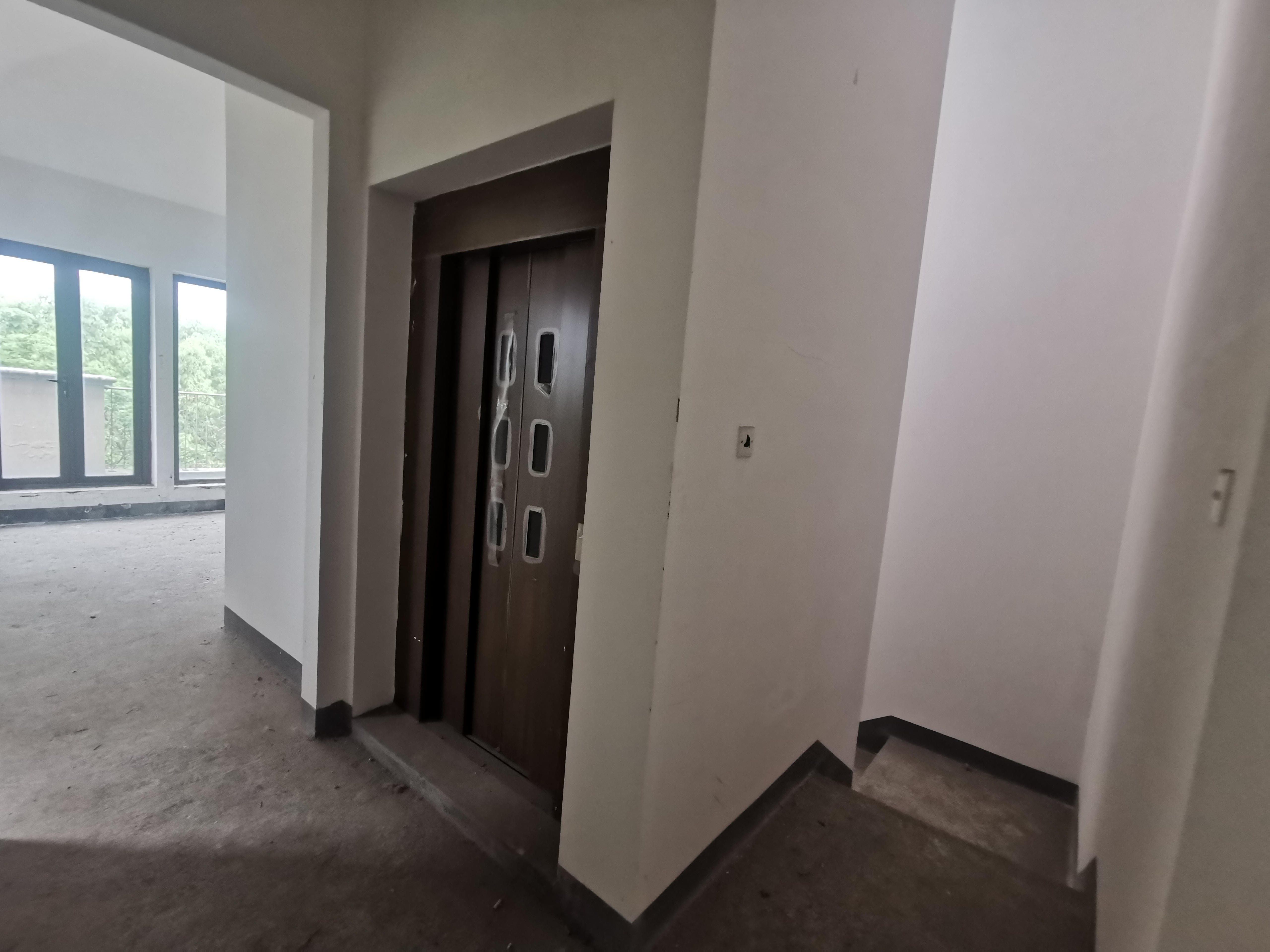 金河名人世家 4室2厅2卫 270.00m&sup2;