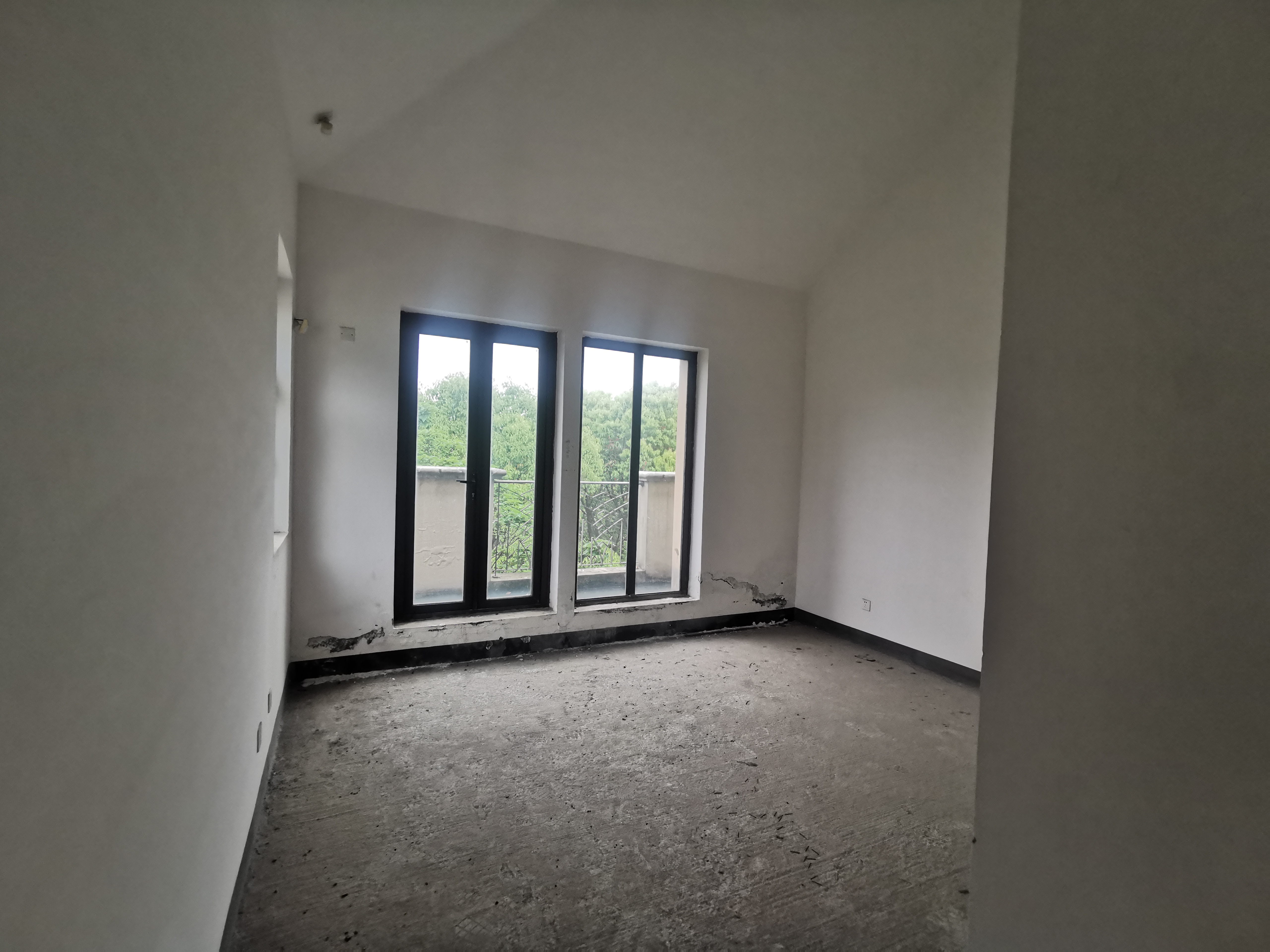 金河名人世家 4室2厅2卫 270.00m&sup2;