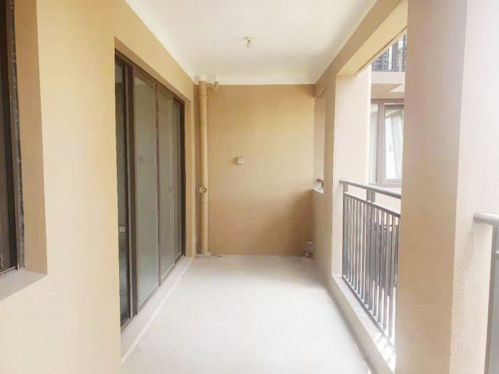 华强城 3室2厅2卫 128m&sup2;