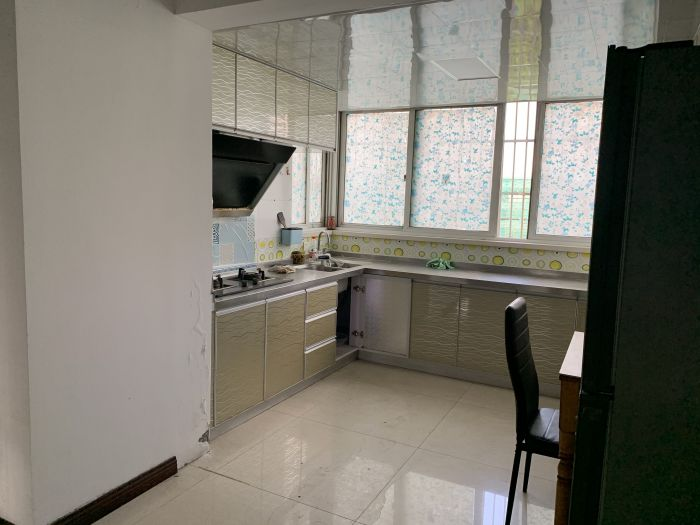 城港花苑西区 3室2厅1卫 144m&sup2;