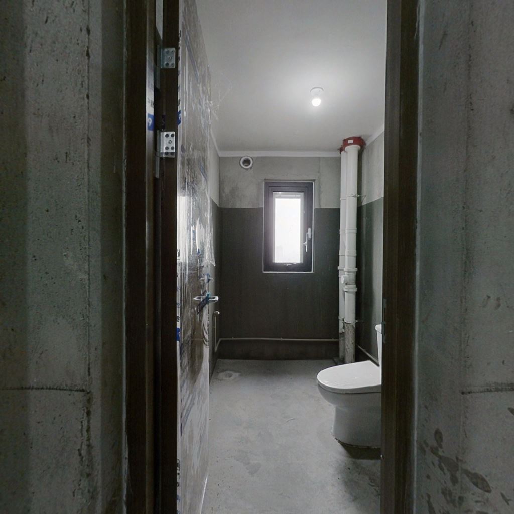 保利香槟国际 4室2厅2卫 142.41m&sup2;