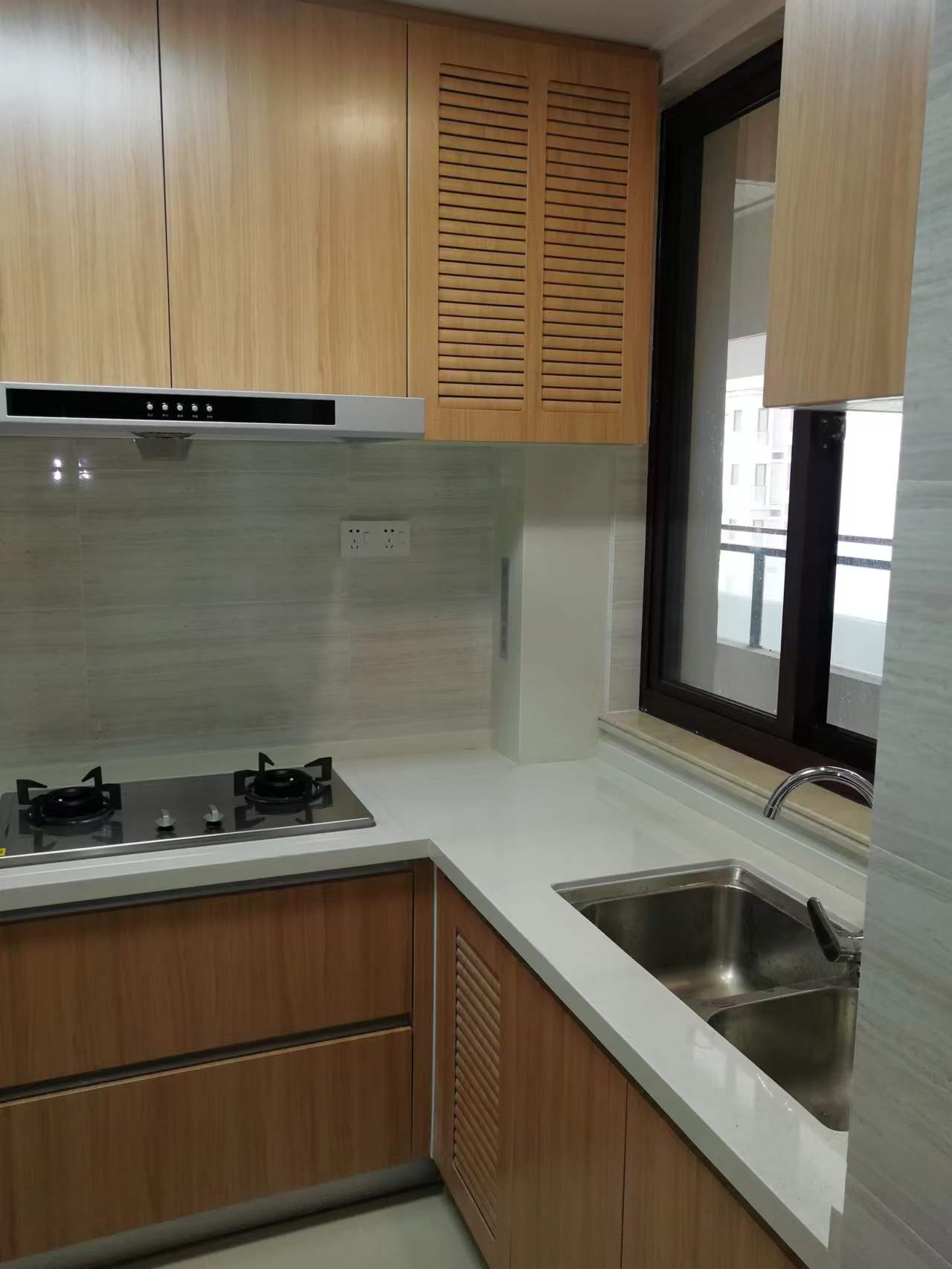 云樾东方 3室2厅1卫 96m&sup2;
