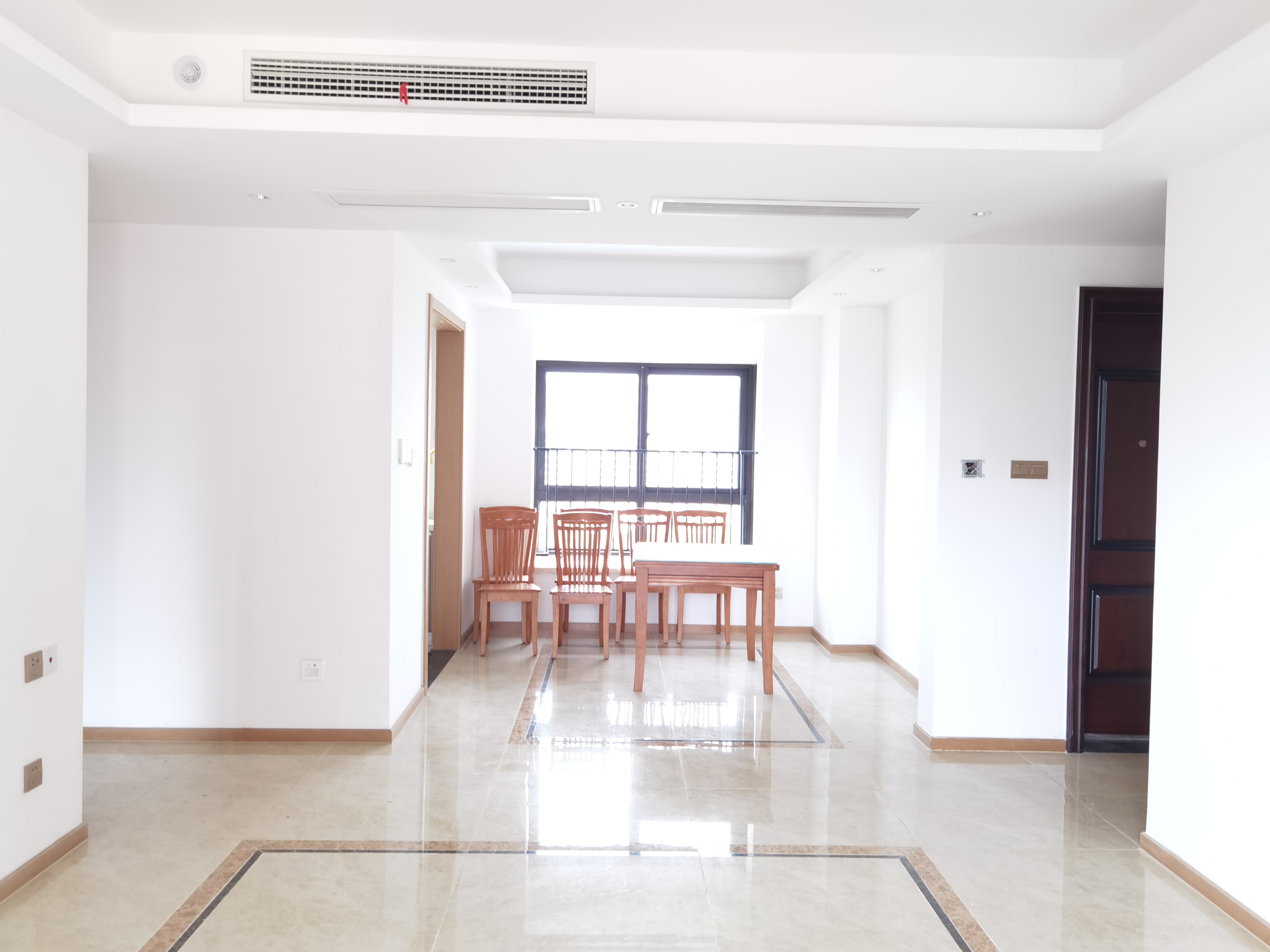 林肯公园 3室2厅2卫 122m&sup2;