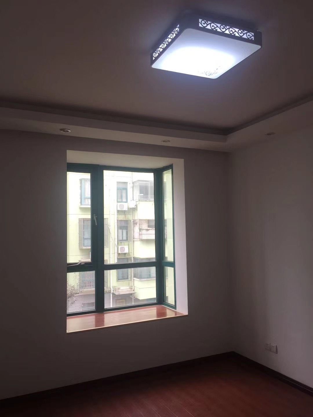 丽景花园 3室2厅2卫 121.65m&sup2;