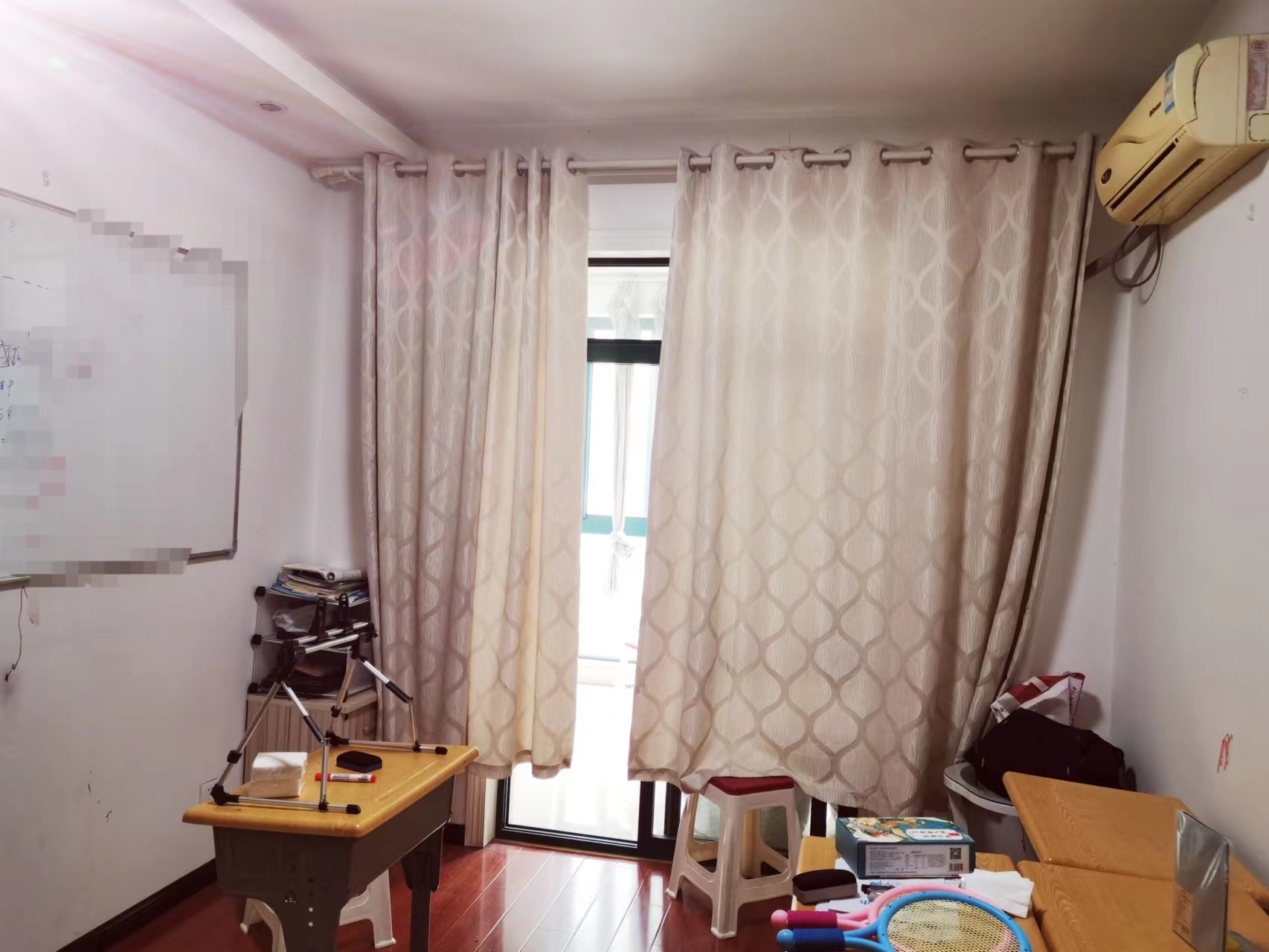 丽景花园 3室2厅2卫 121.65m&sup2;