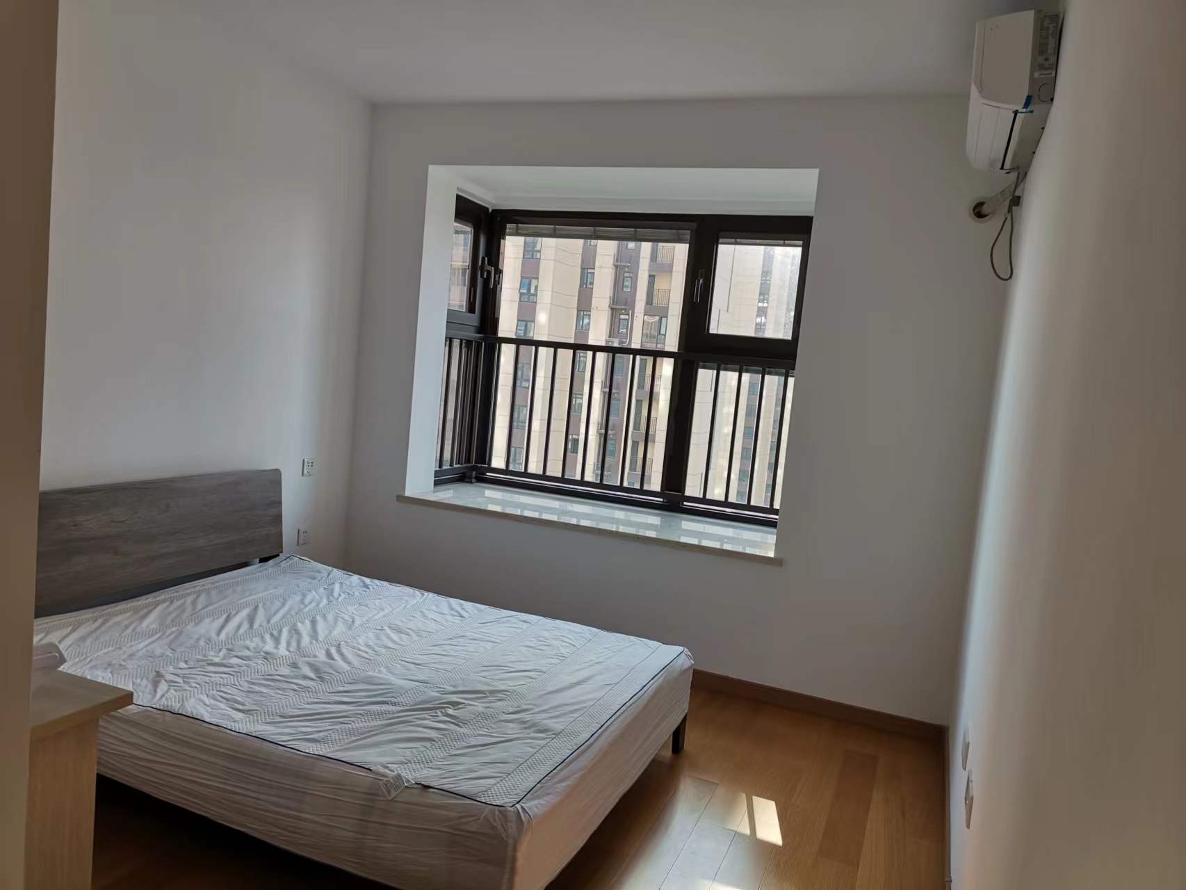 绿地新里城 3室2厅2卫 106.30m&sup2;