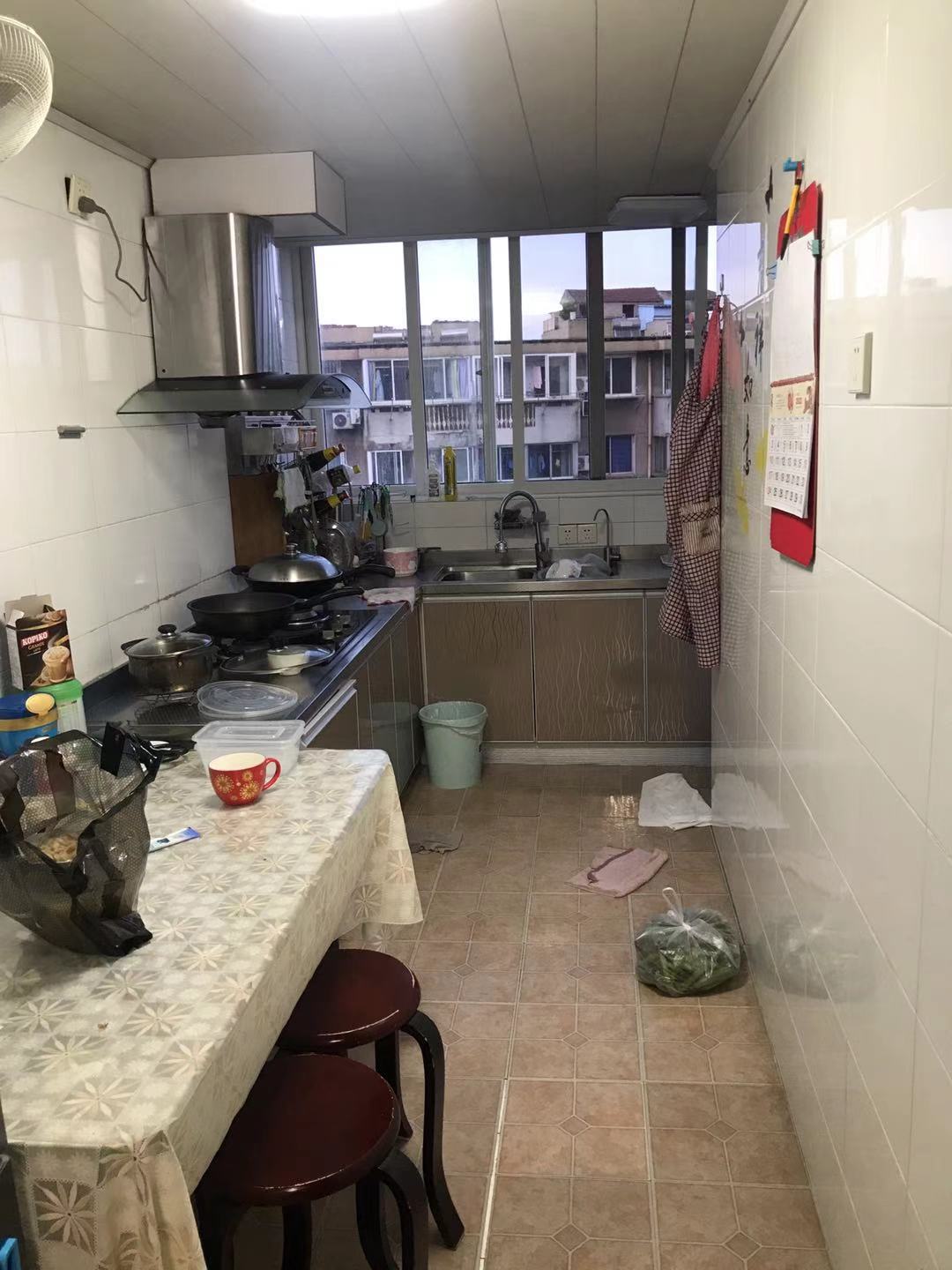 虹桥新苑 2室1厅1卫 70m&sup2;