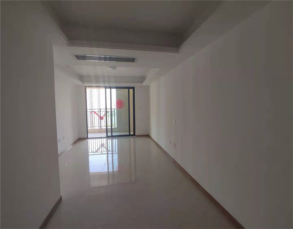 绿地新里城 1室1厅1卫 95m&sup2;