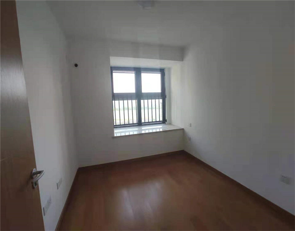 绿地新里城 1室1厅1卫 95m&sup2;