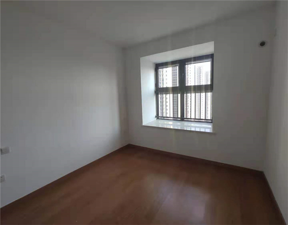 绿地新里城 1室1厅1卫 95m&sup2;