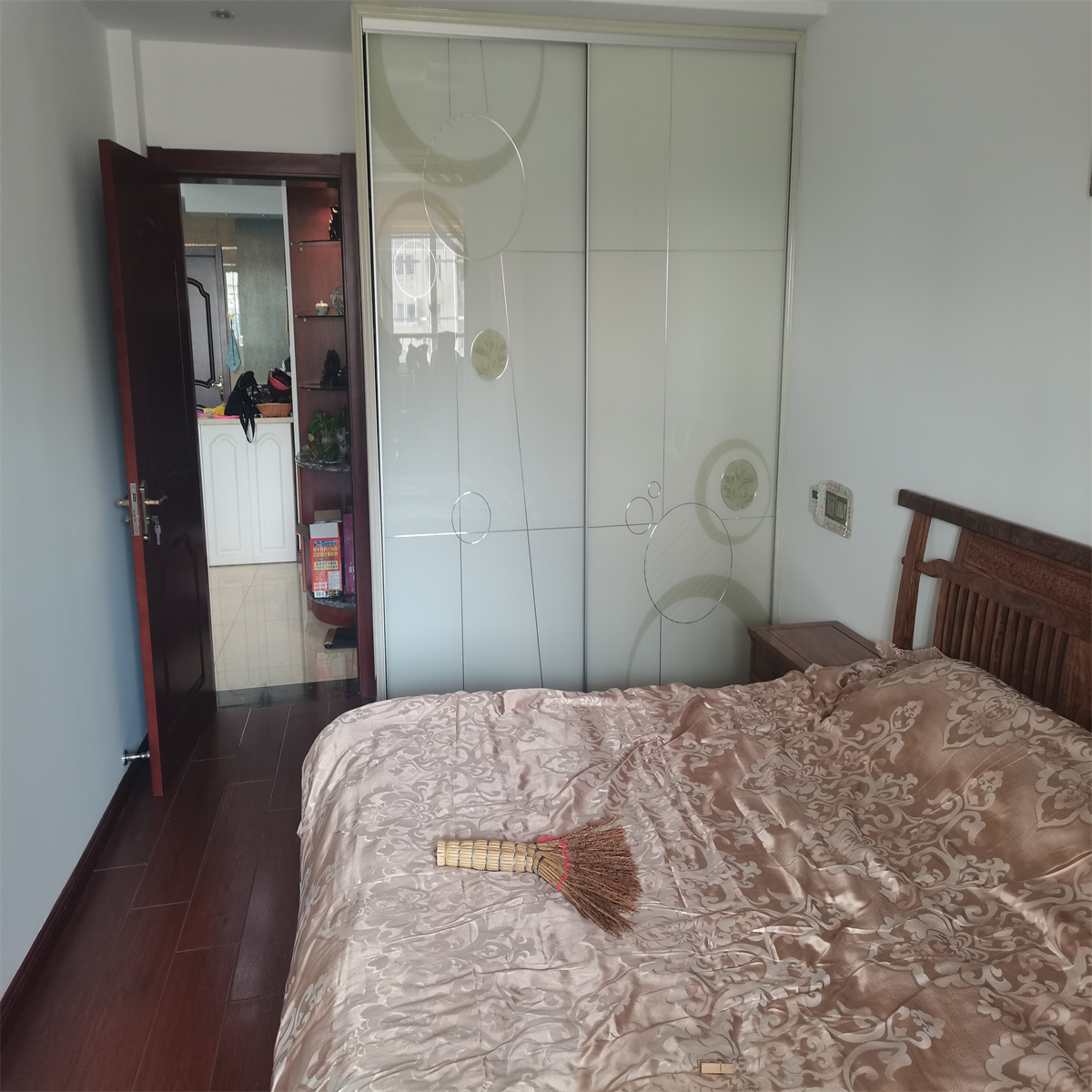 江海佳苑 3室2厅2卫 144m&sup2;