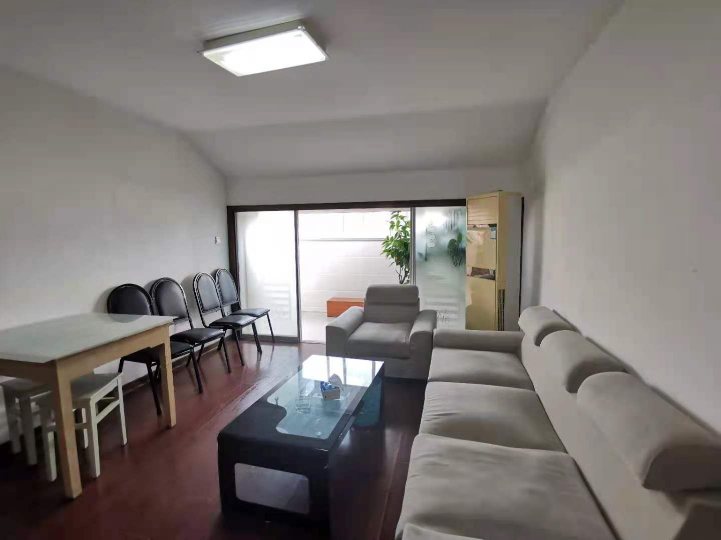 锦安花园一期 3室2厅1卫 140.00m&sup2;