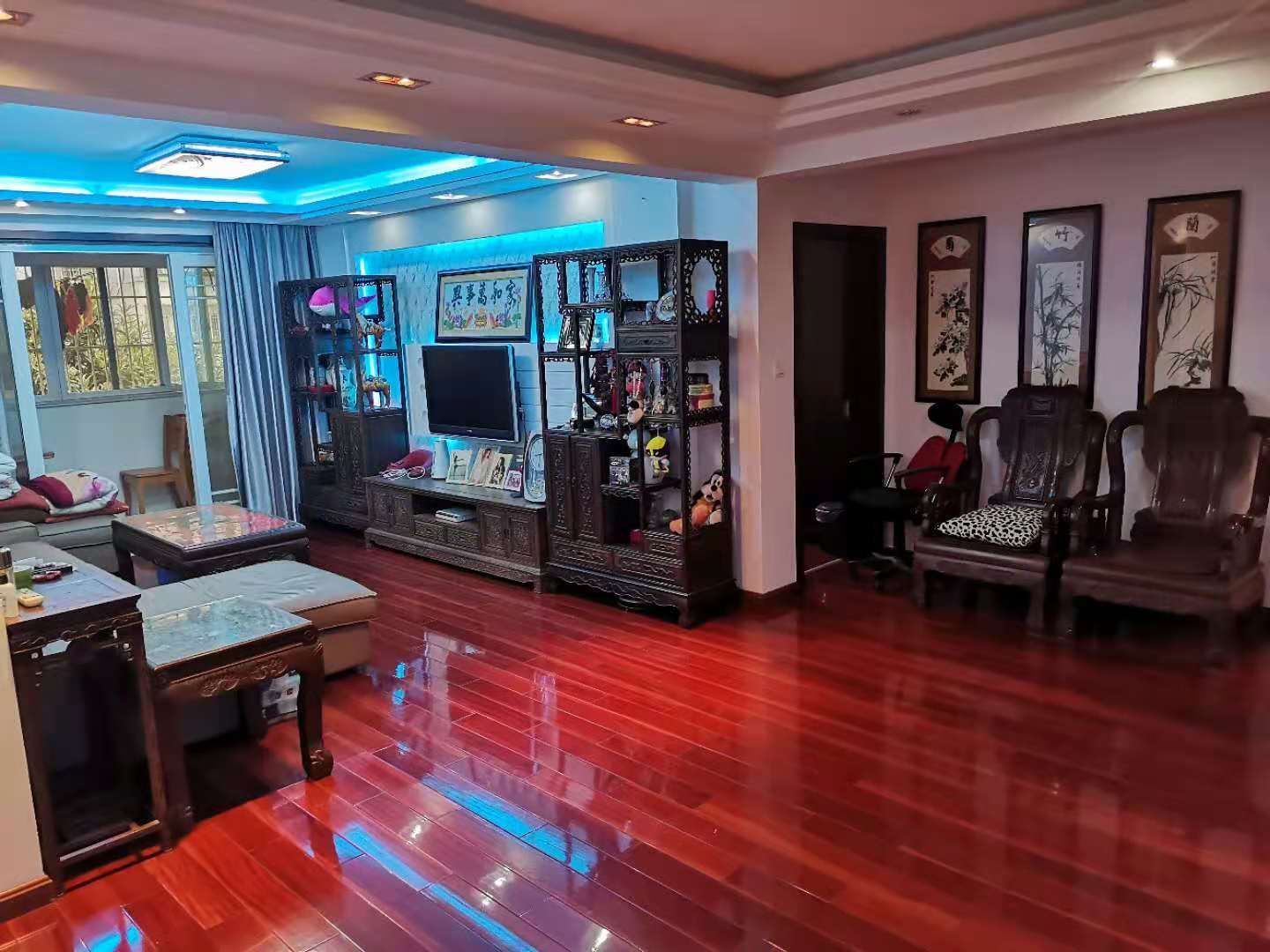 锦安花园一期 3室2厅1卫 145m&sup2;