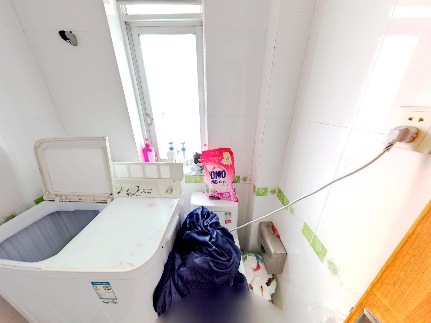 怡园新村 2室1厅1卫 71m&sup2;
