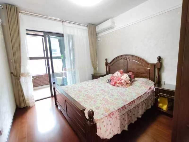 万科城市之光 3室2厅2卫 142m&sup2;
