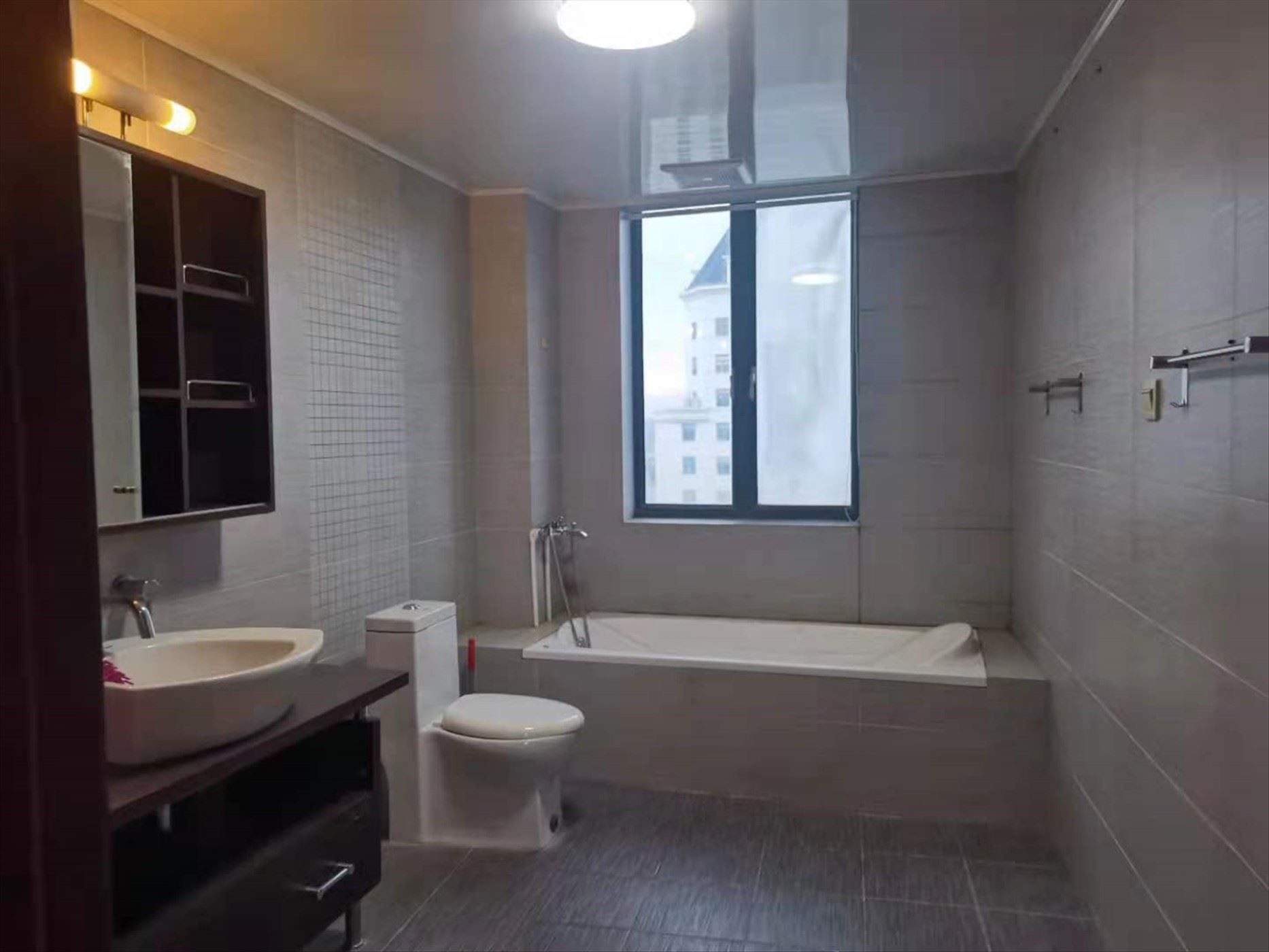 濠河名邸 4室2厅2卫 256m&sup2;