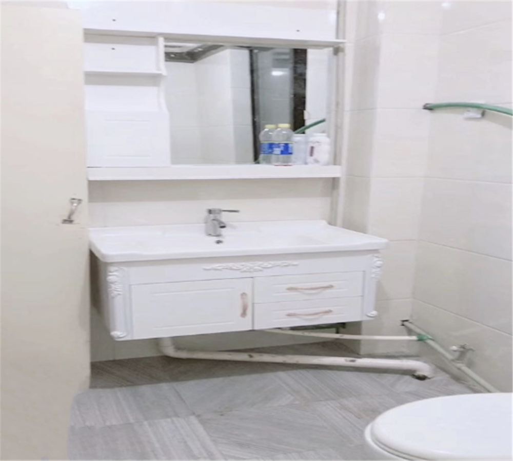 皇家花园北区 5室2厅1卫 120m&sup2;
