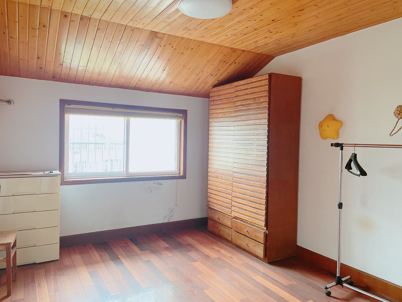 北郭东村南区 4室2厅2卫 180.00m&sup2;