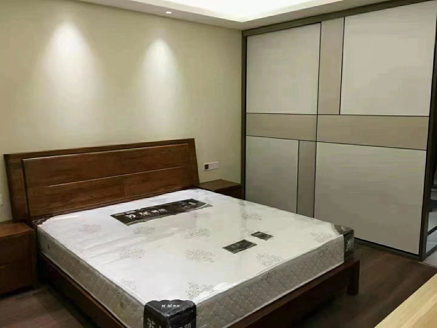 中港金座 1室1厅1卫 52m&sup2;