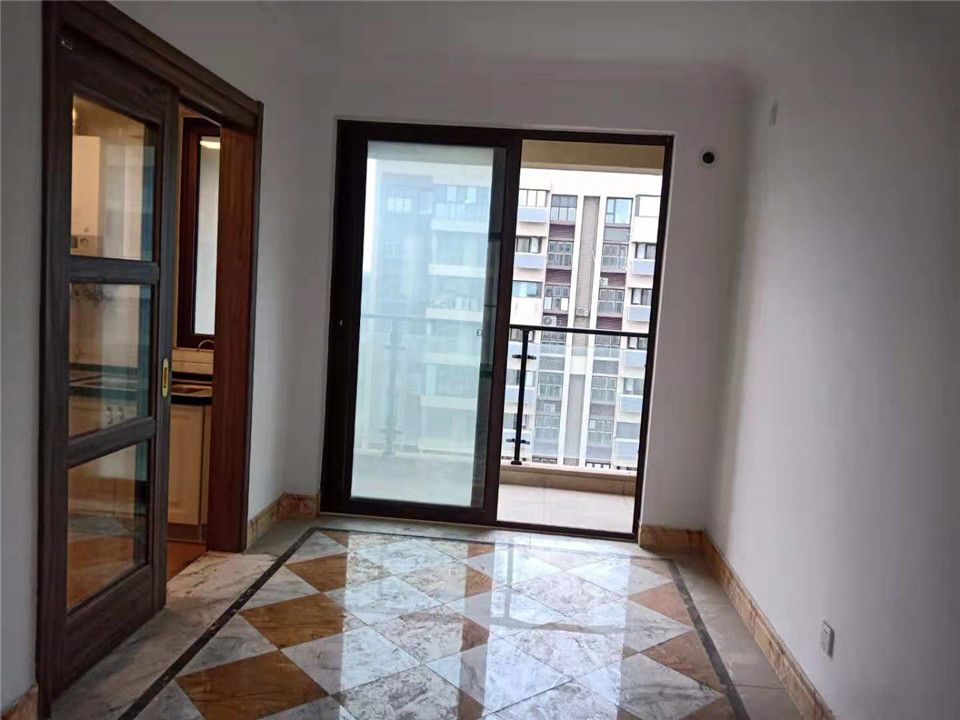 南通碧桂园翡翠华府 4室2厅2卫 143m&sup2;