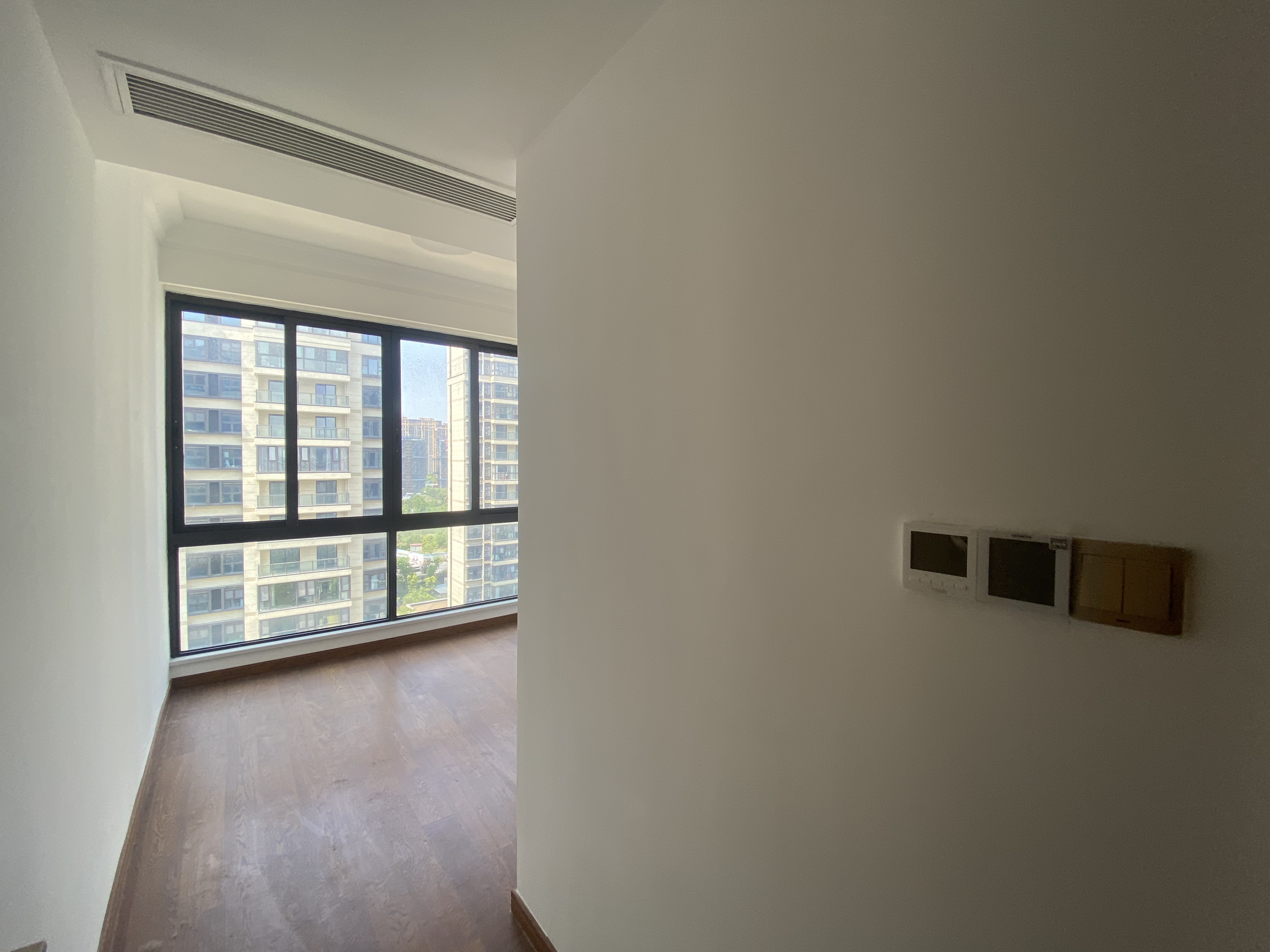 雍华府 4室2厅2卫 136m&sup2;