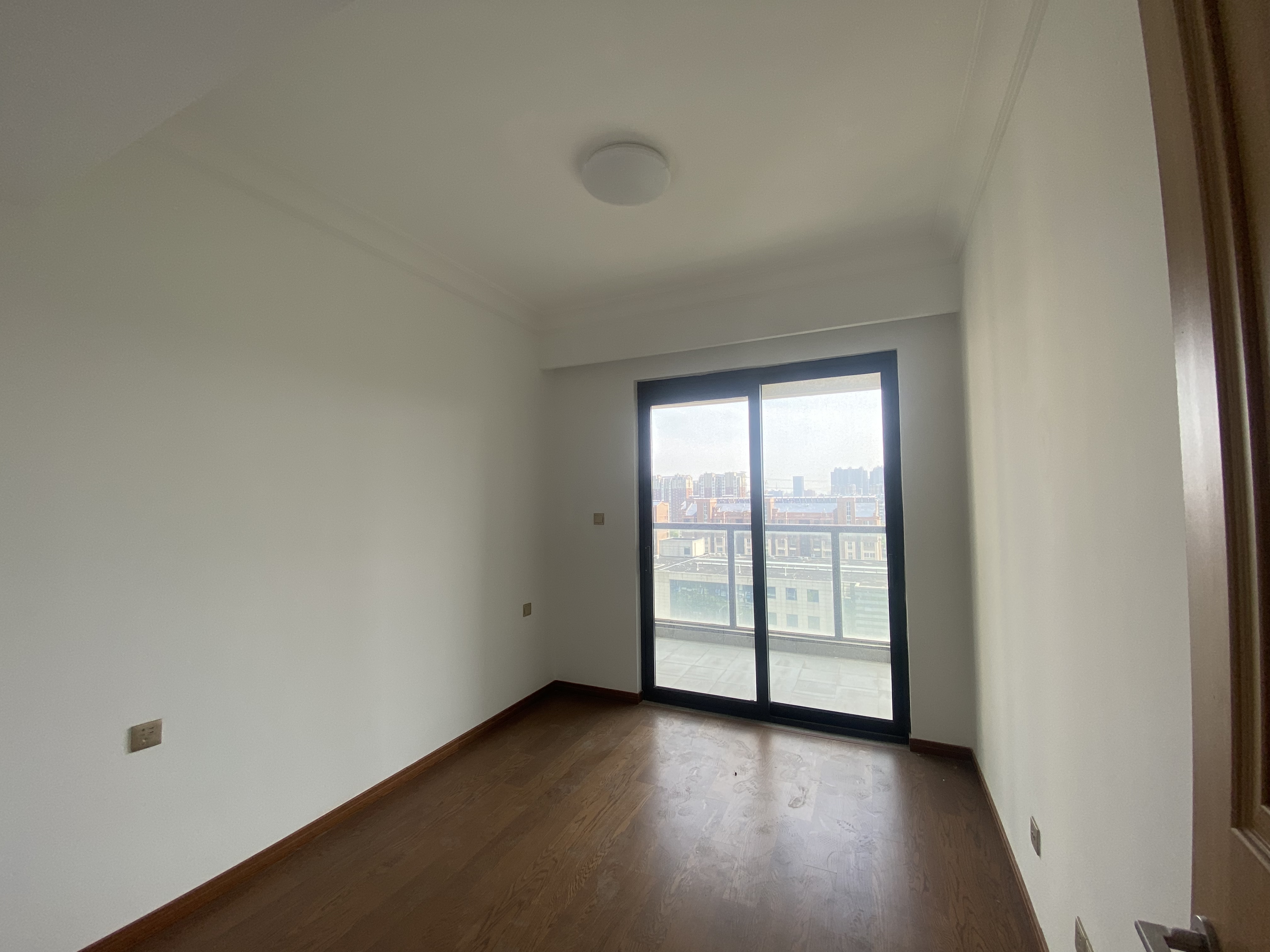 雍华府 4室2厅2卫 136m&sup2;