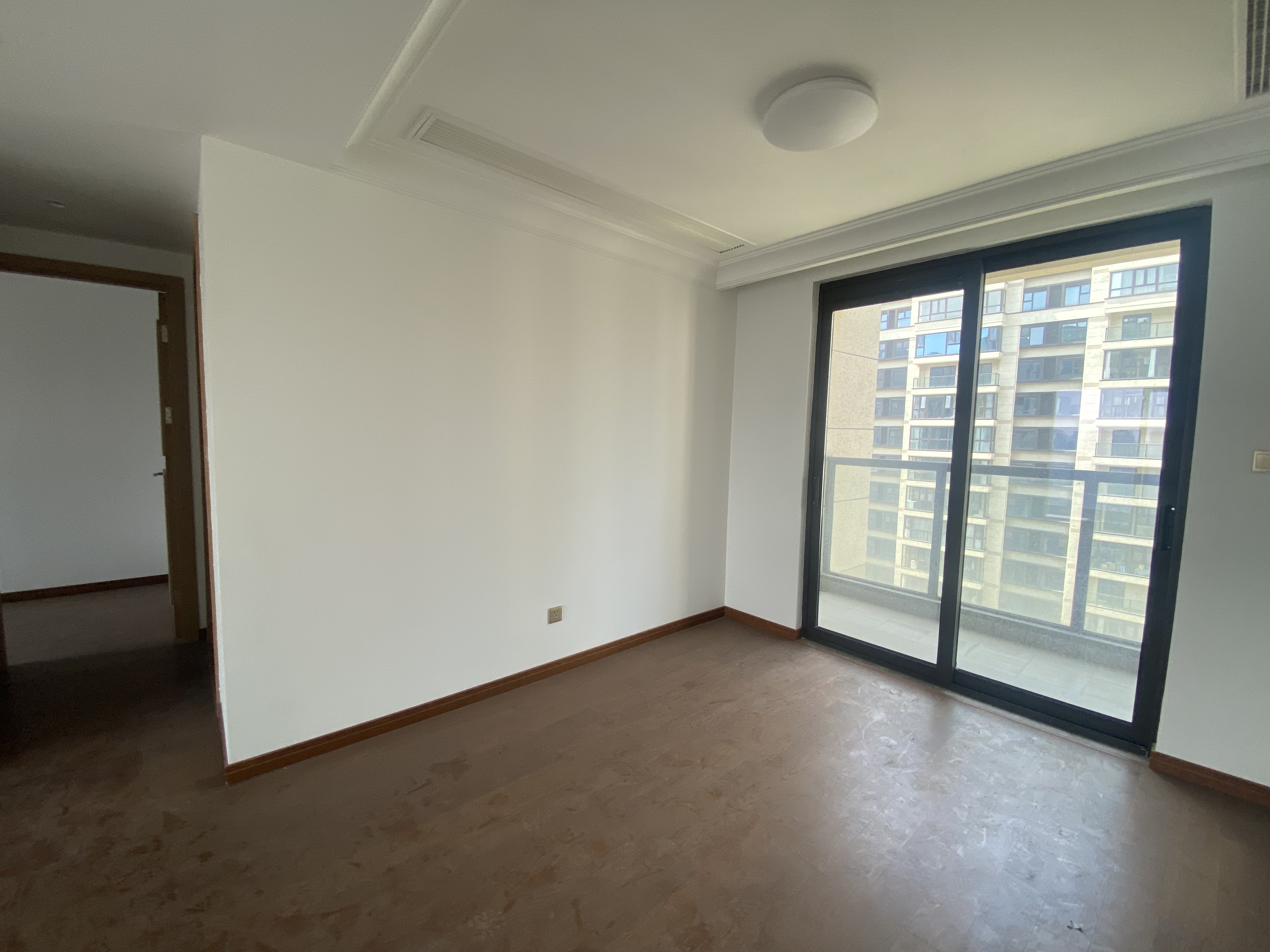 雍华府 4室2厅2卫 136m&sup2;