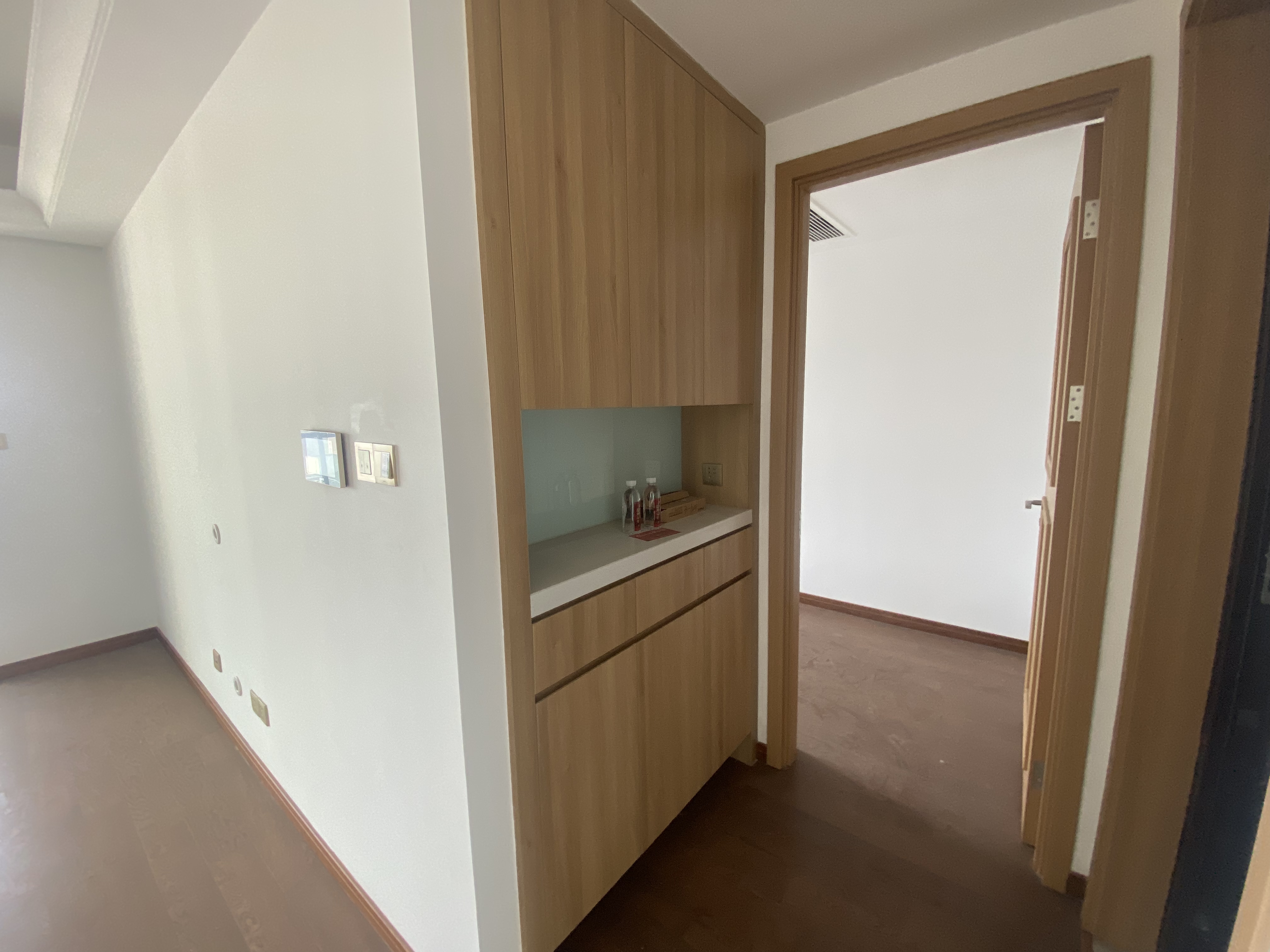 雍华府 4室2厅2卫 136m&sup2;