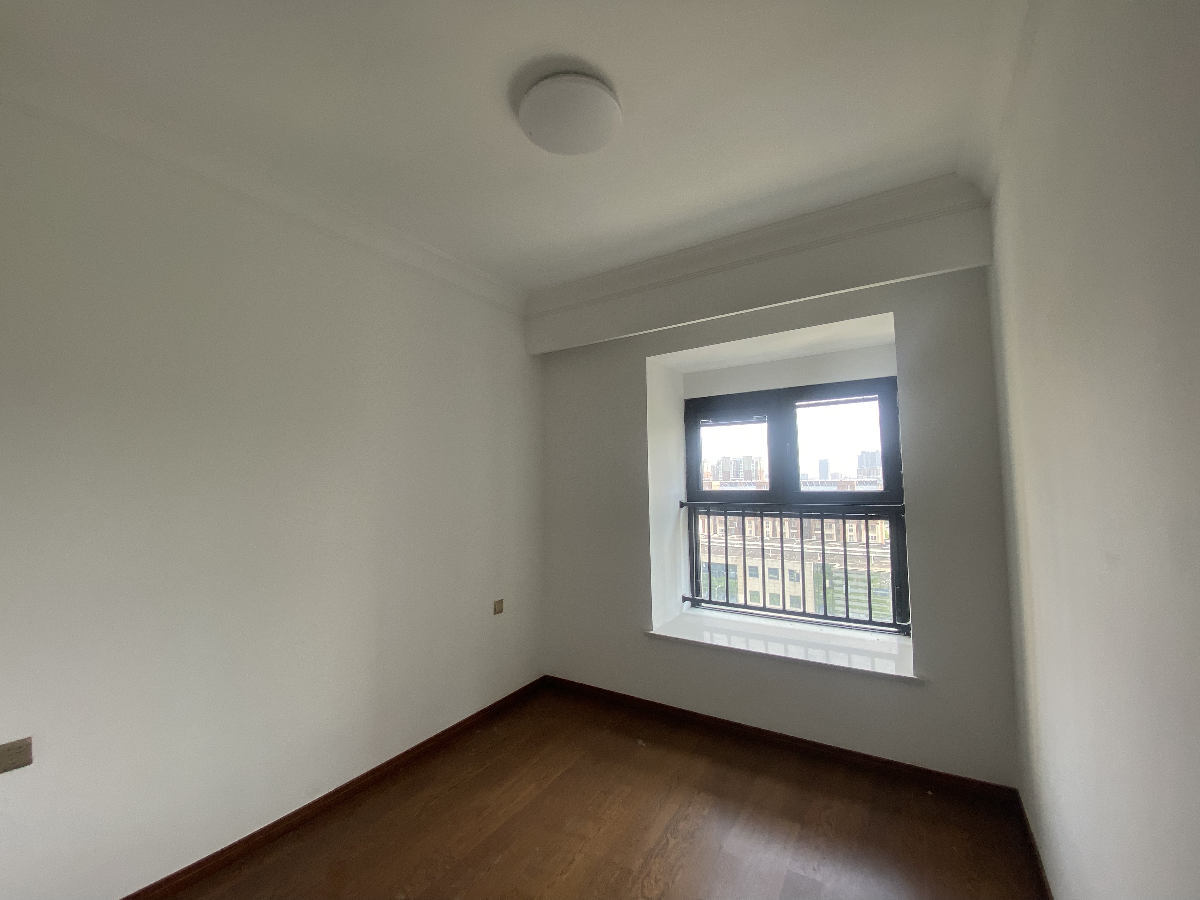 雍华府 4室2厅2卫 136m&sup2;