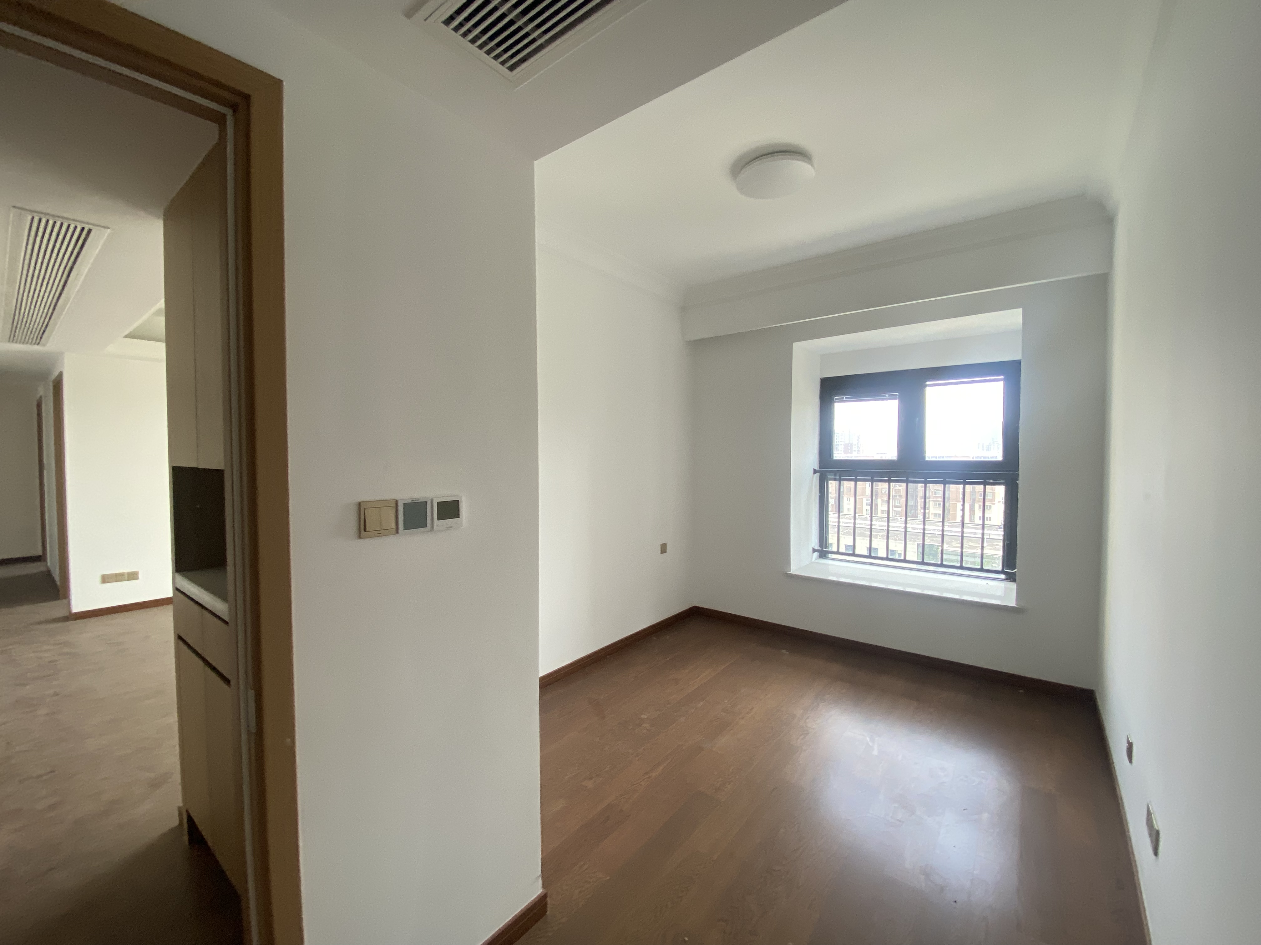 雍华府 4室2厅2卫 136m&sup2;
