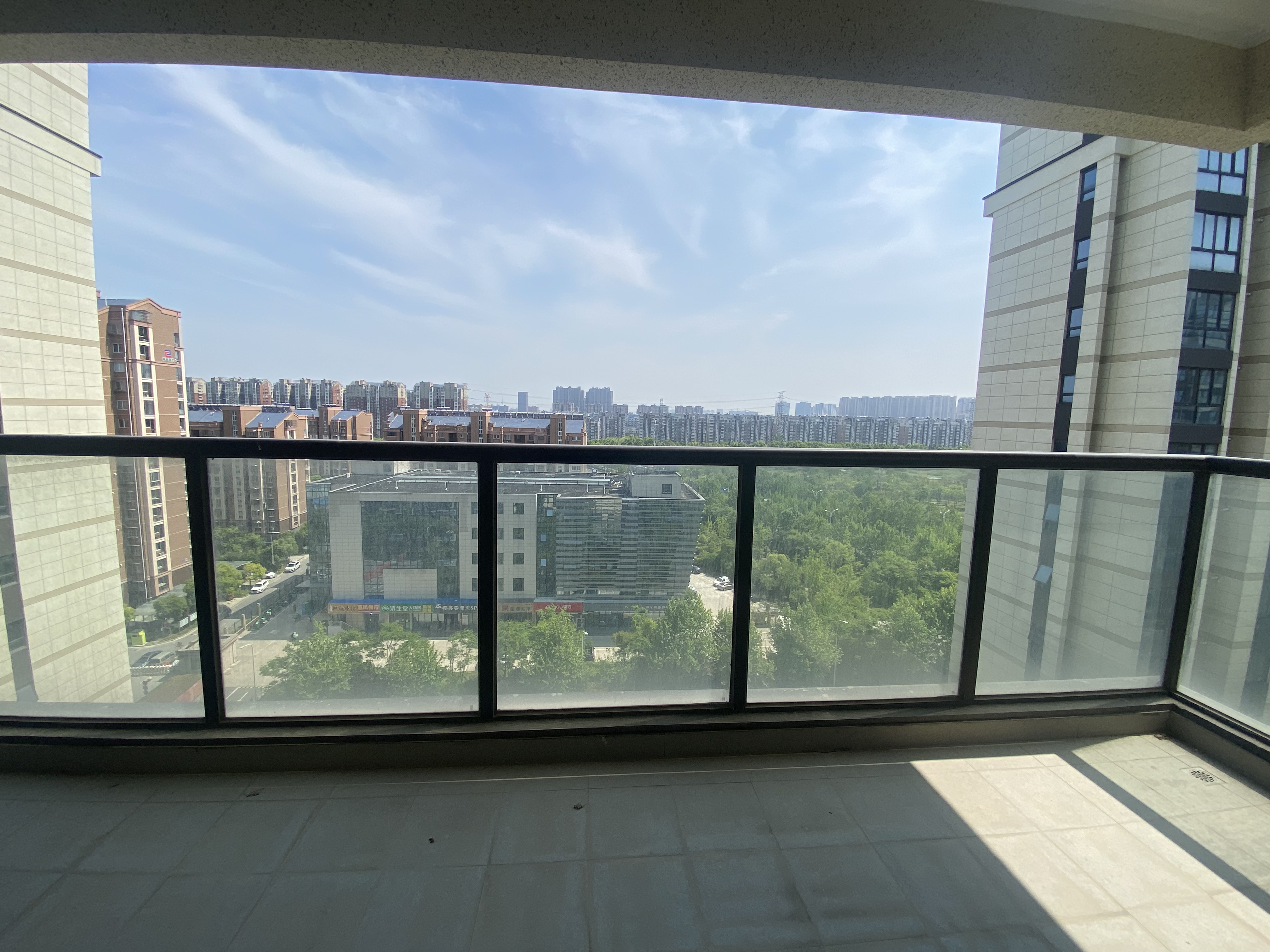 雍华府 4室2厅2卫 136m&sup2;