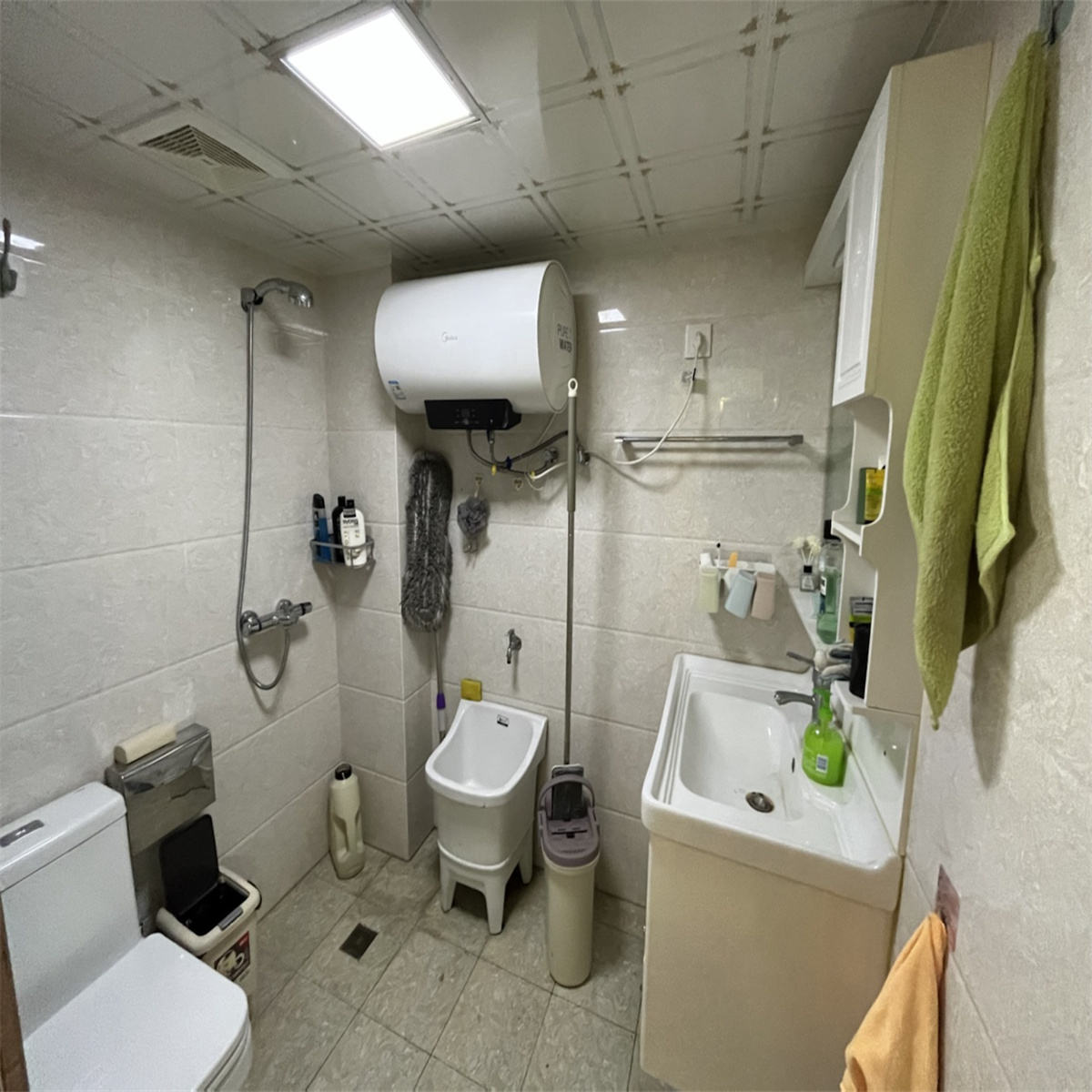 唐人公寓 4室2厅1卫 70m&sup2;